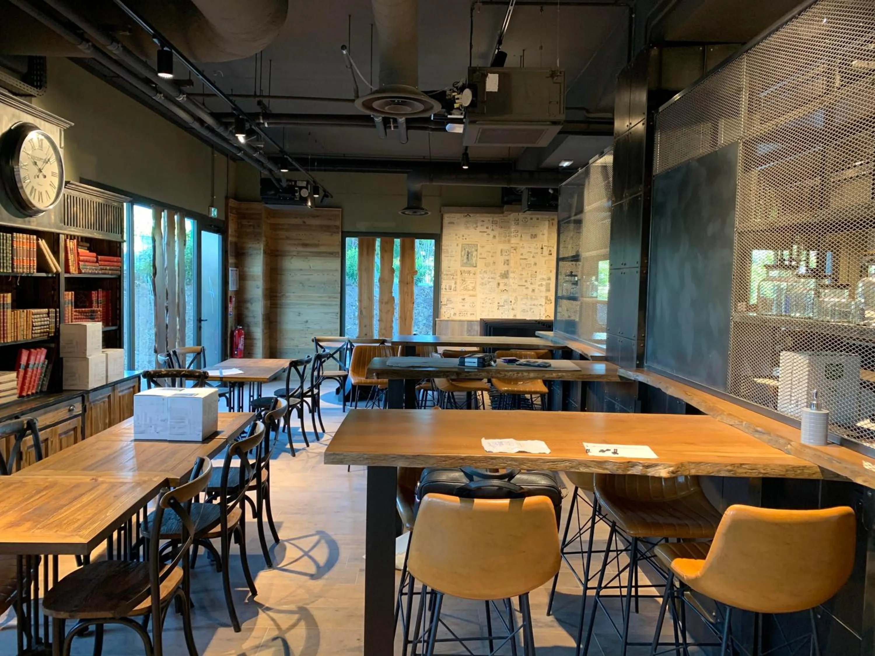 Breakfast in B&B HOTEL Clermont-Ferrand A71-A75 La Méridienne