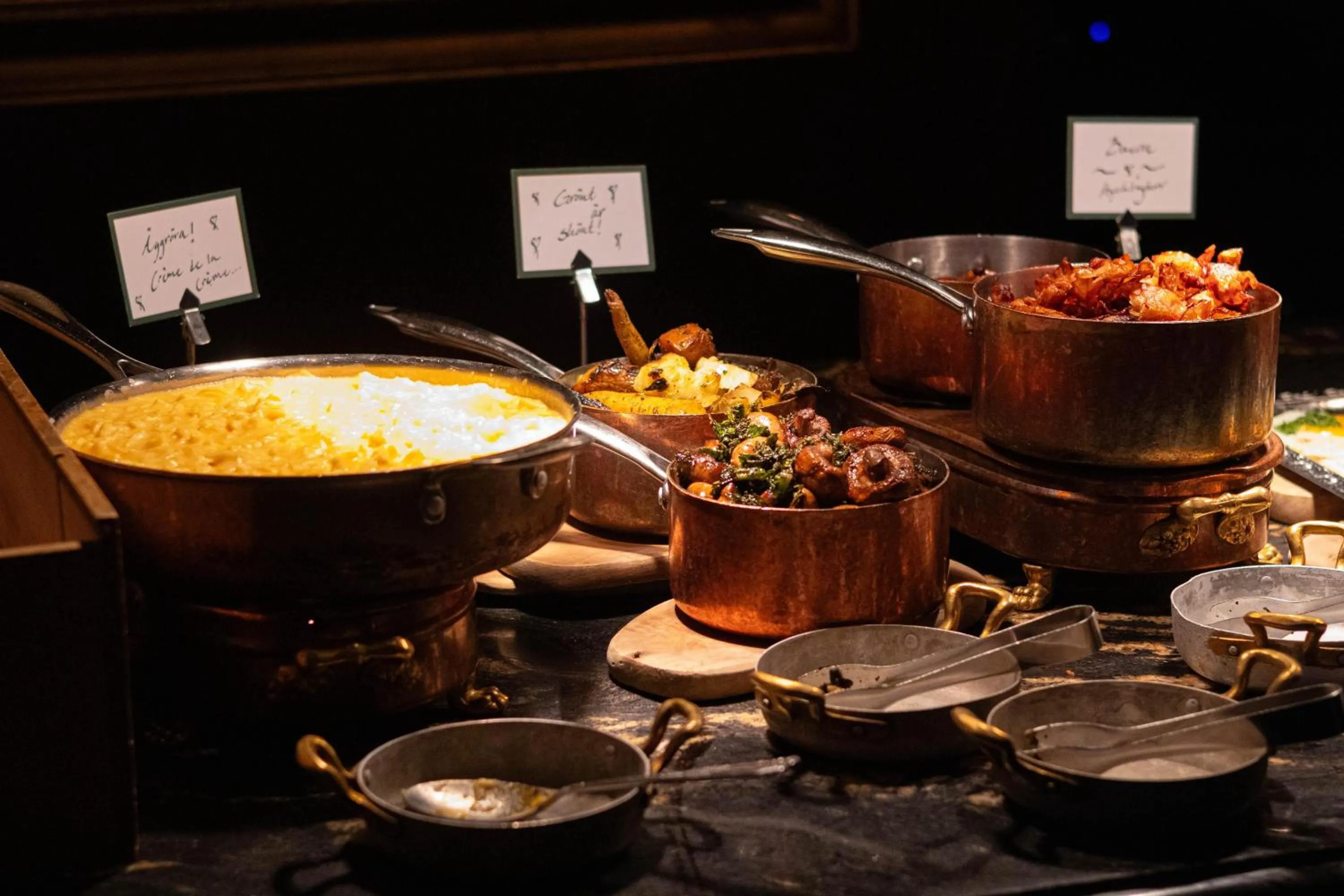 Restaurant/places to eat in Hotel Pigalle