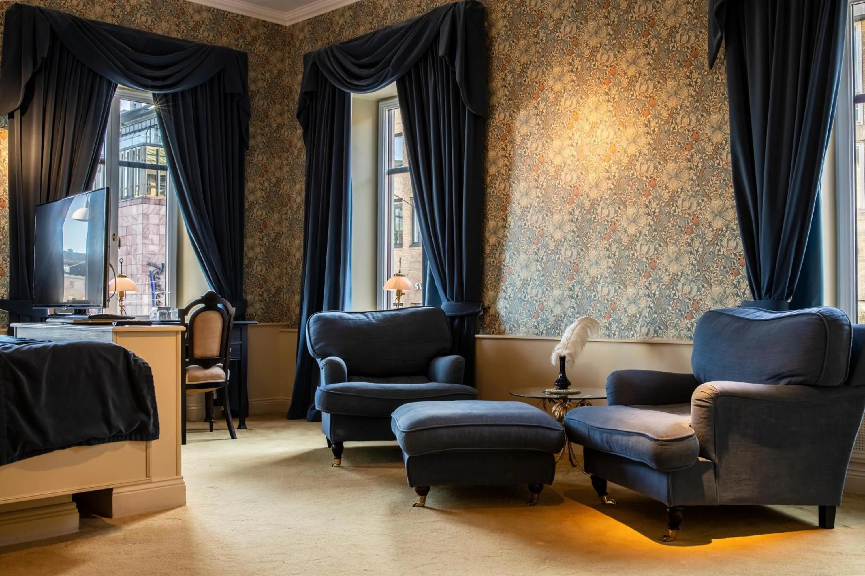 Photo of the whole room in Hotel Pigalle