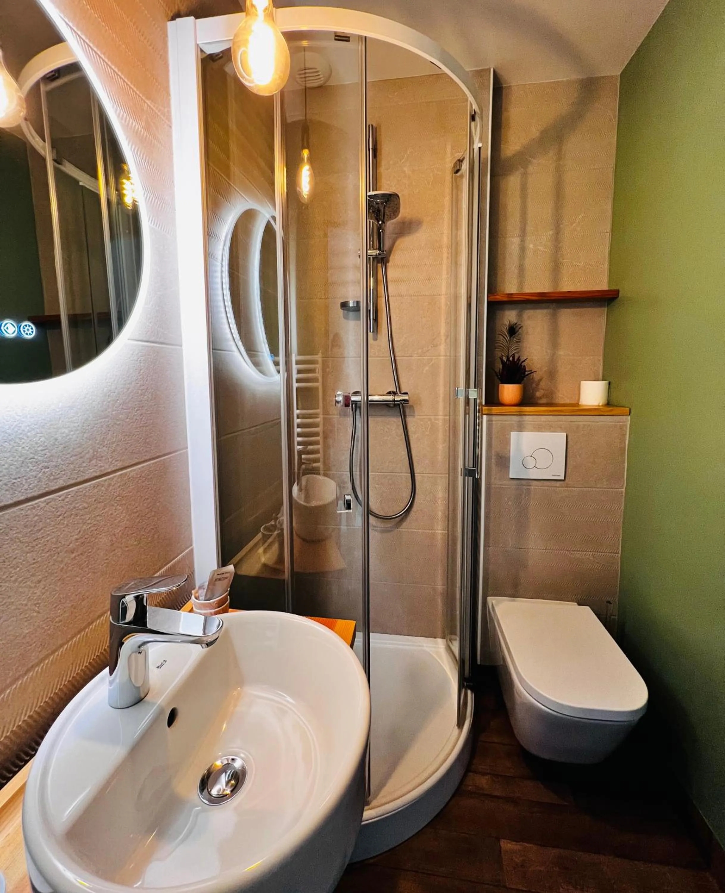 Shower in L'Escoundillou