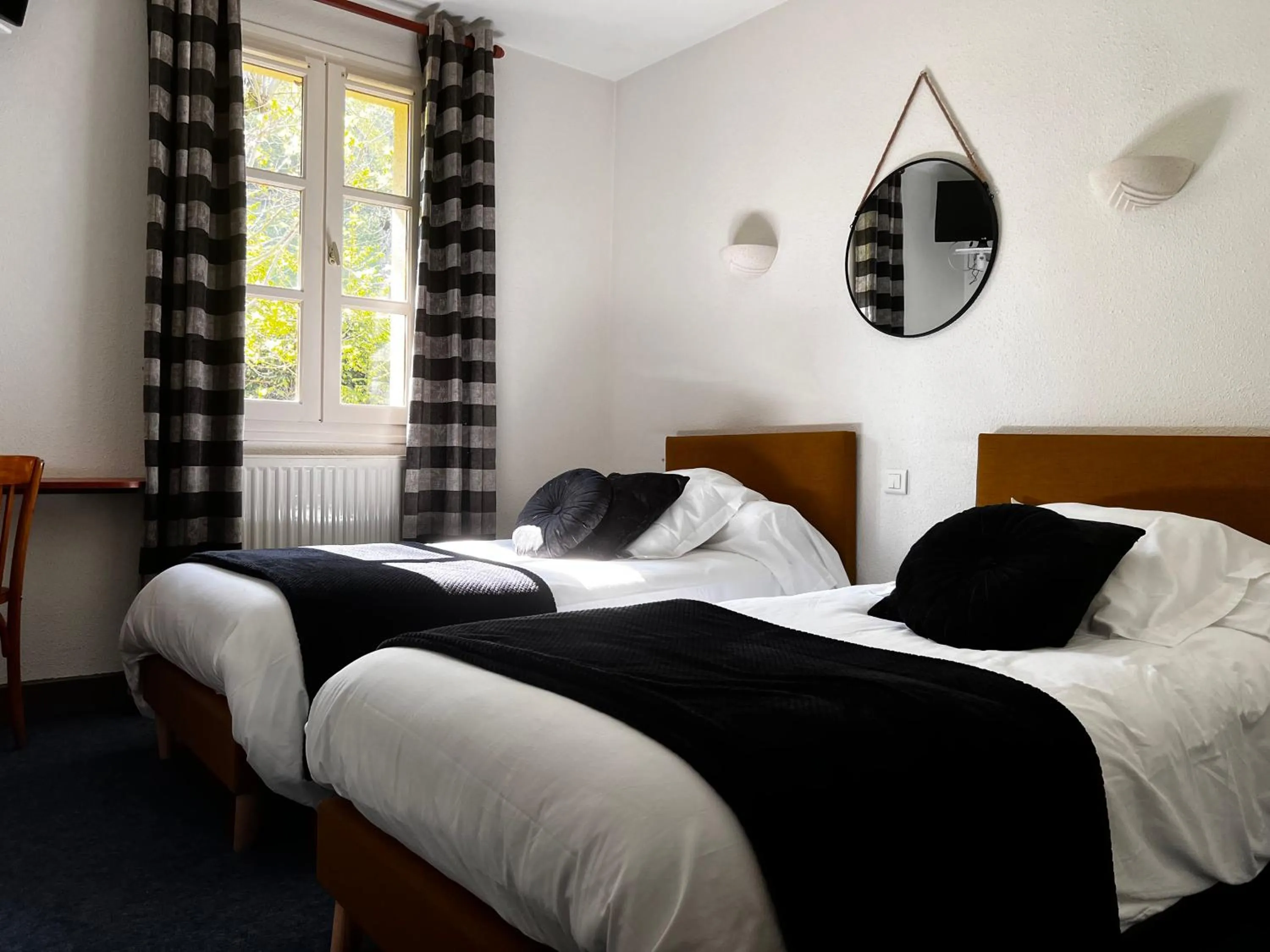 Bedroom, Bed in L'Escoundillou