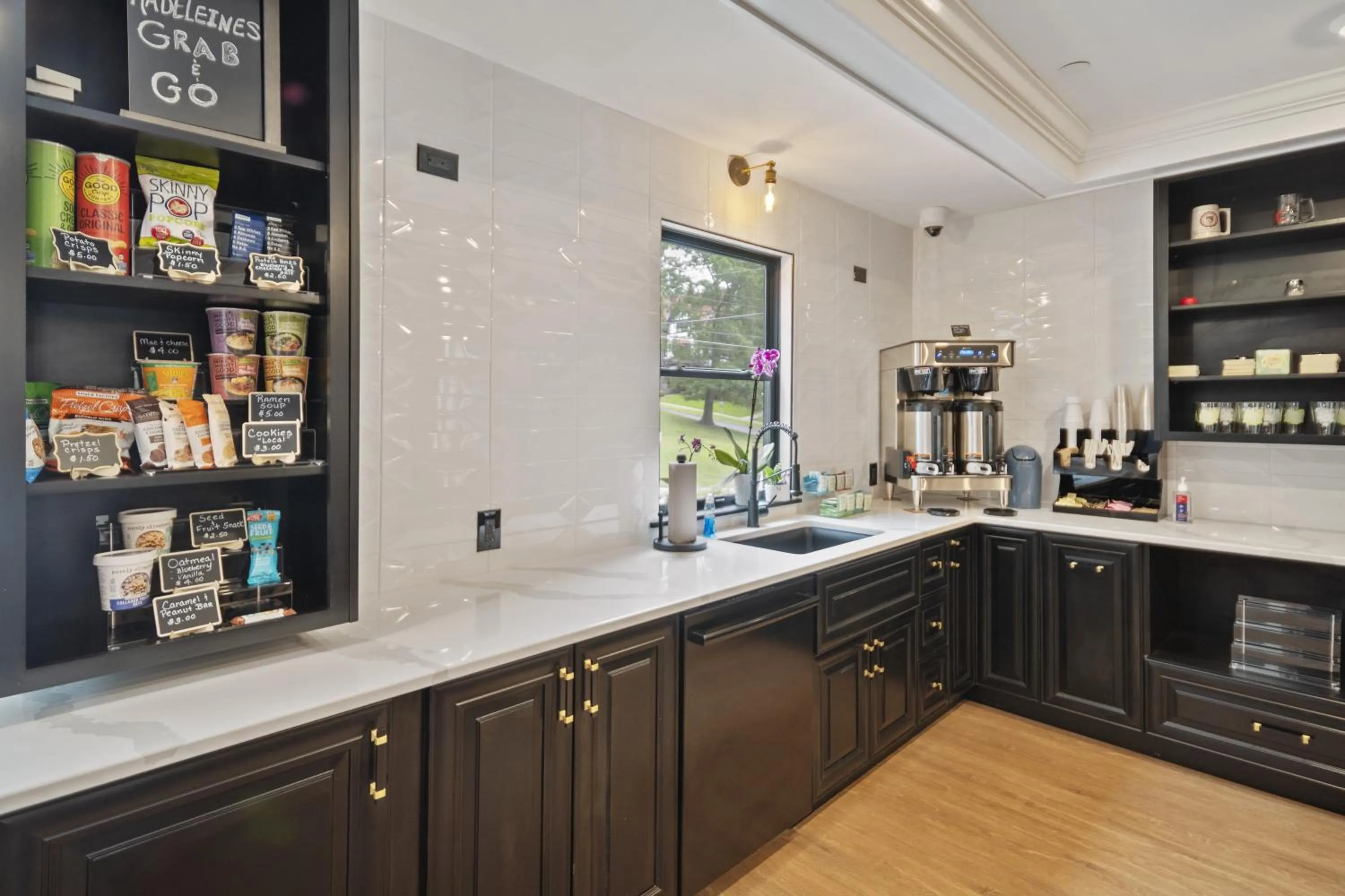 Coffee/tea facilities in The Dorm Hotel