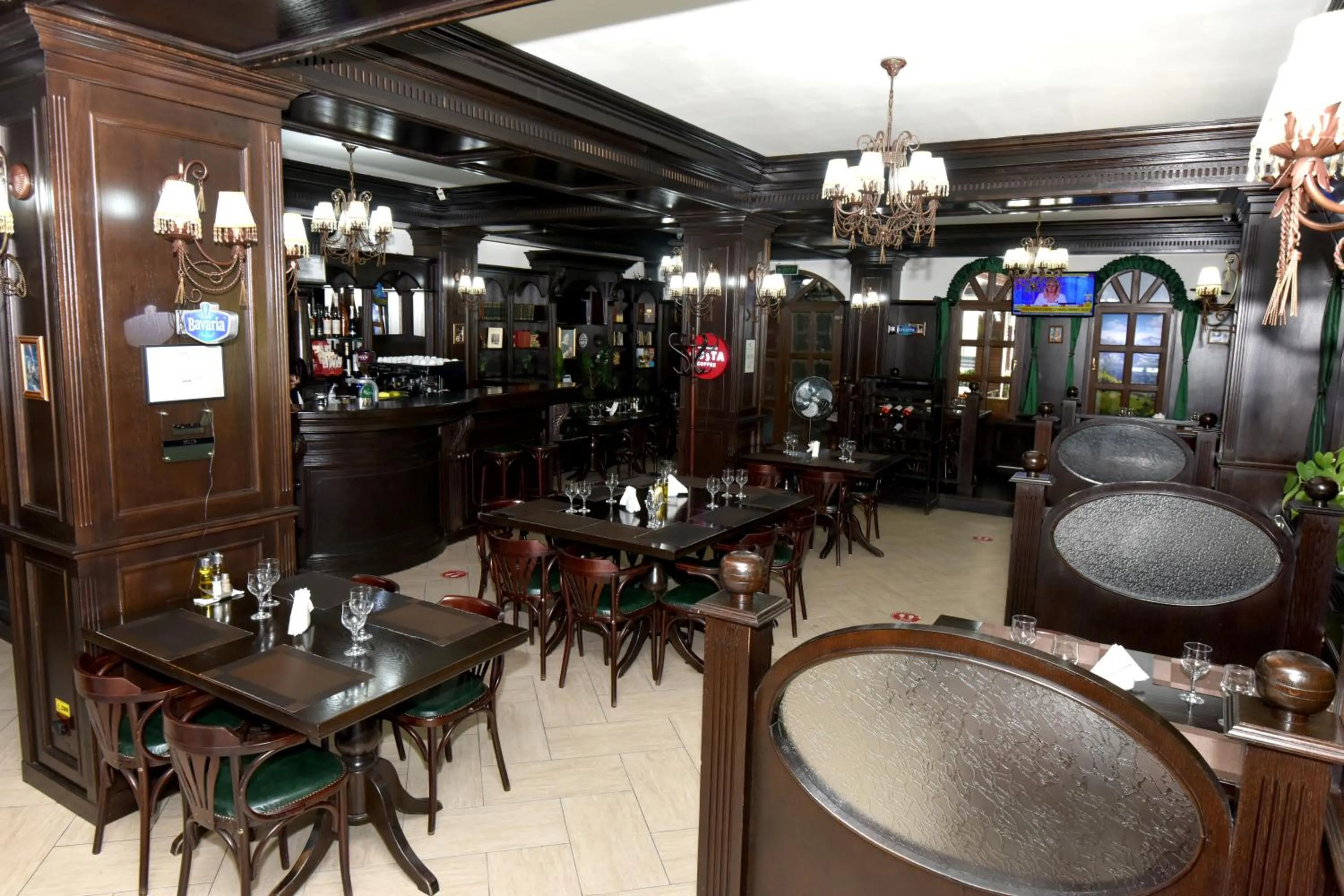 Restaurant/places to eat in Conac Bavaria