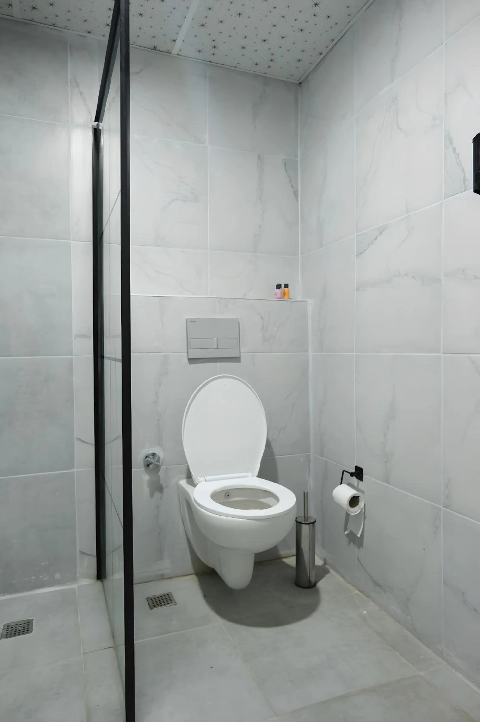 Shower in Babil Hotel