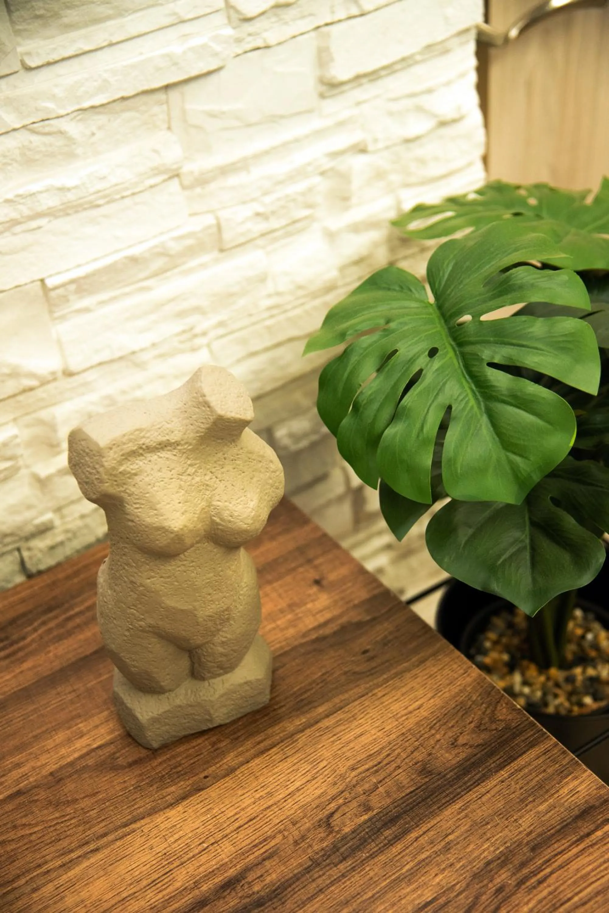 Decorative detail in Victoria's Suites Corfu