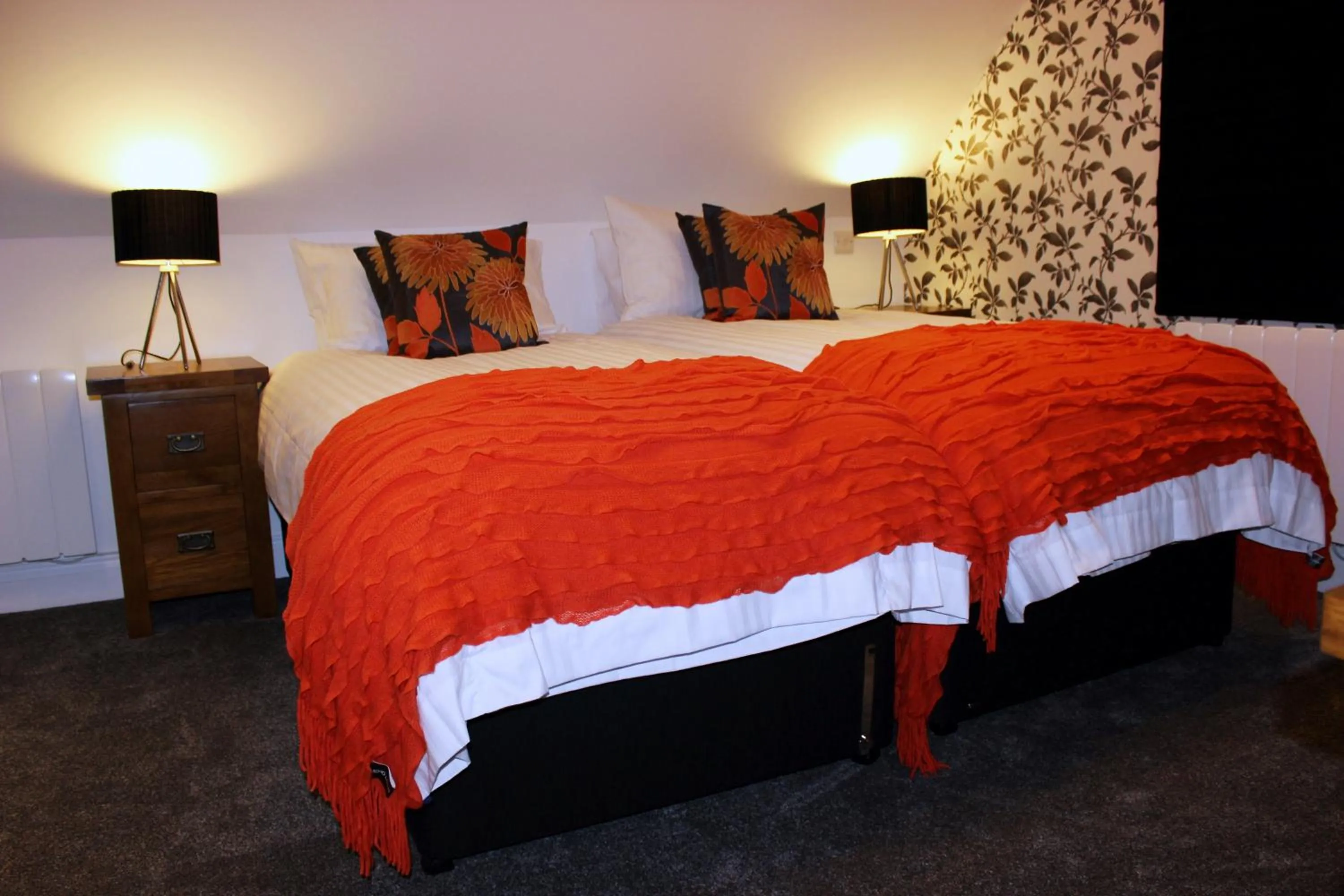 Bed in Kings Head Hotel