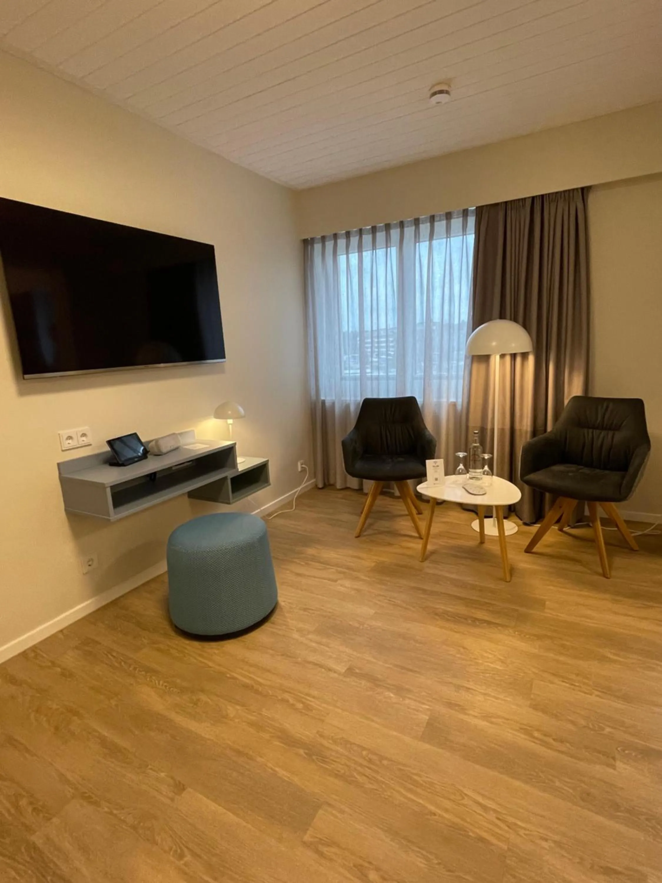 Photo of the whole room in Hotel Strandhus
