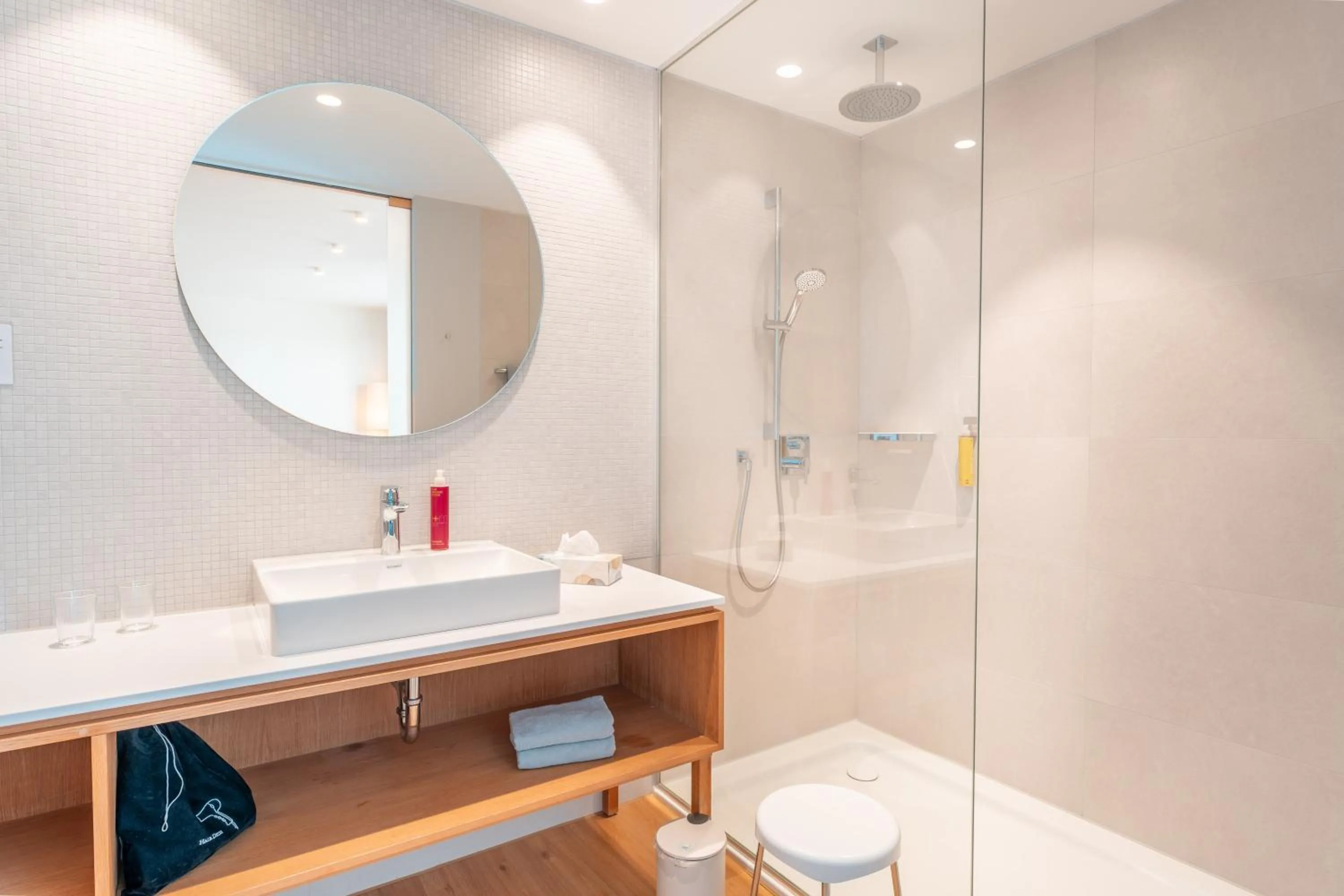 Shower in Hotel Strandhus