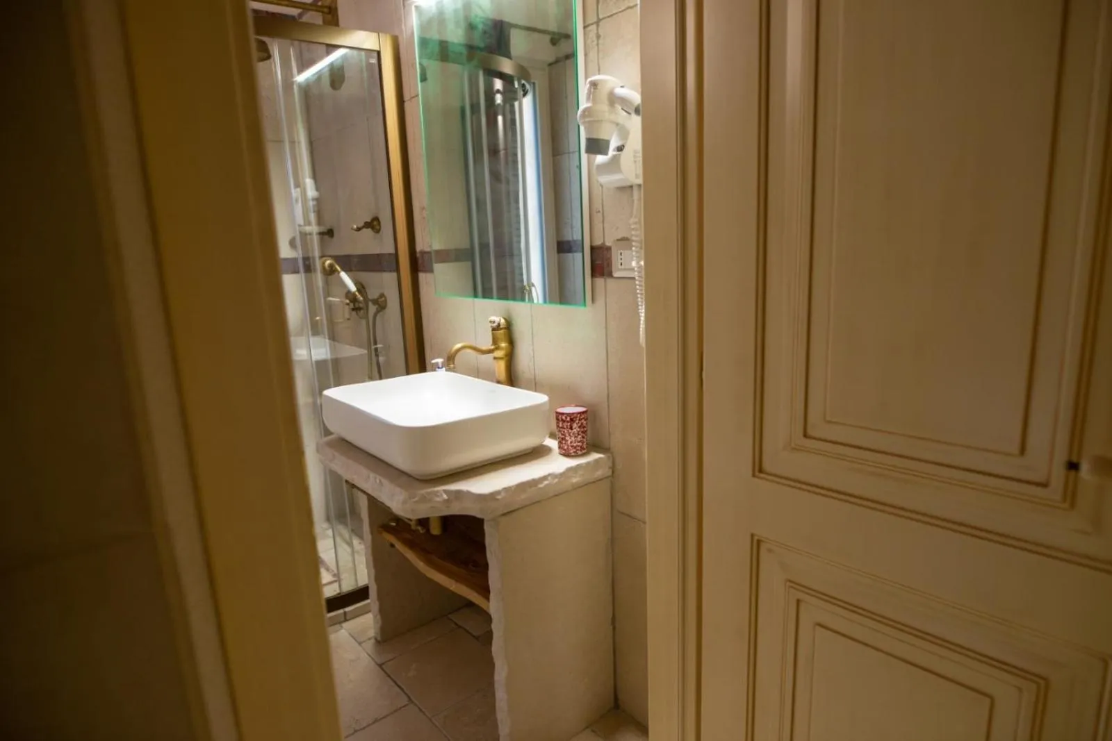 Bathroom in Masseria Antoglia