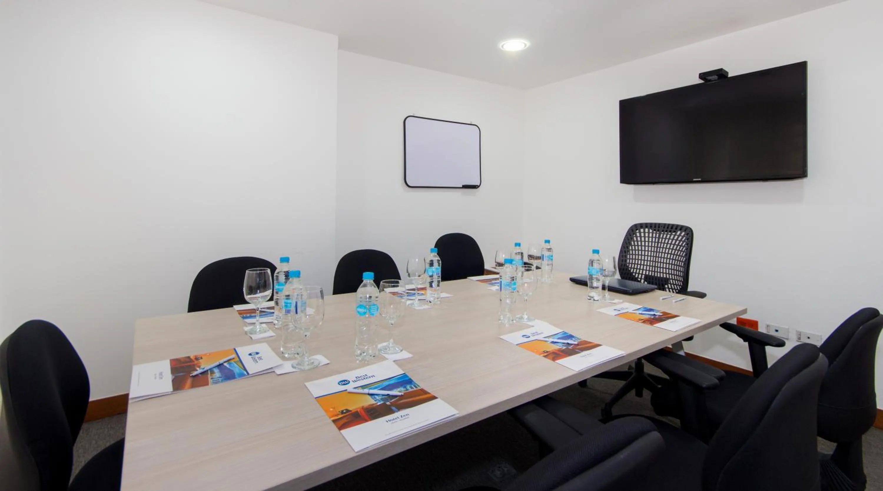 Meeting/conference room in 9D Hotel