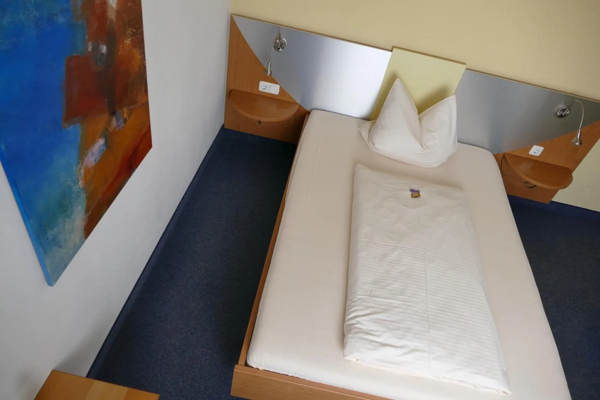 Photo of the whole room, Bed in Hasi's Hotel