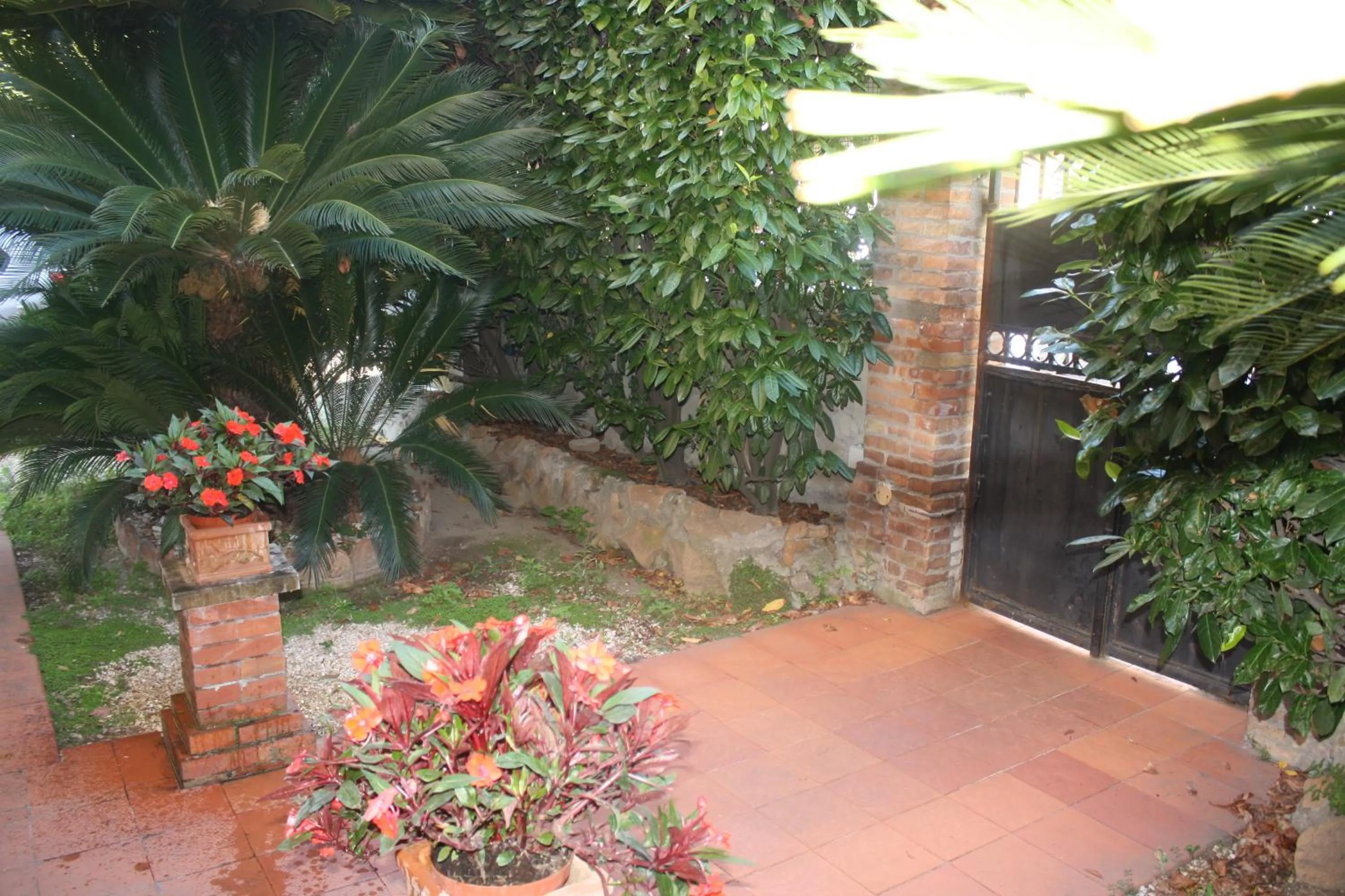 Facade/entrance in St. John Villa