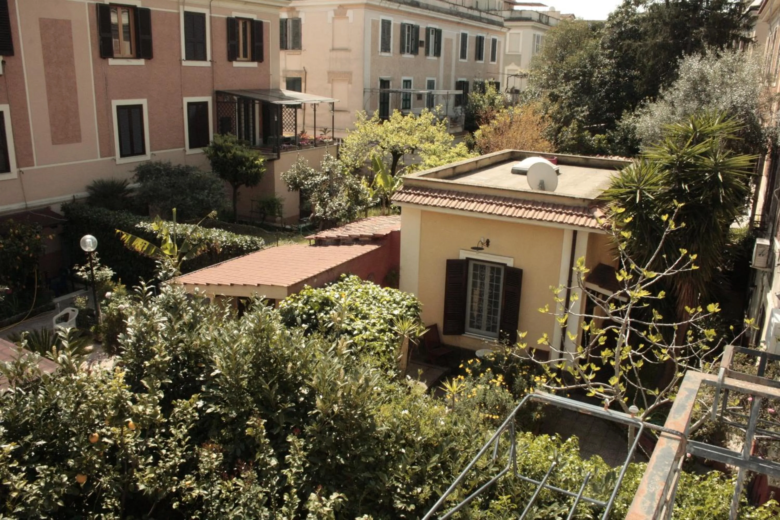 Area and facilities in St. John Villa