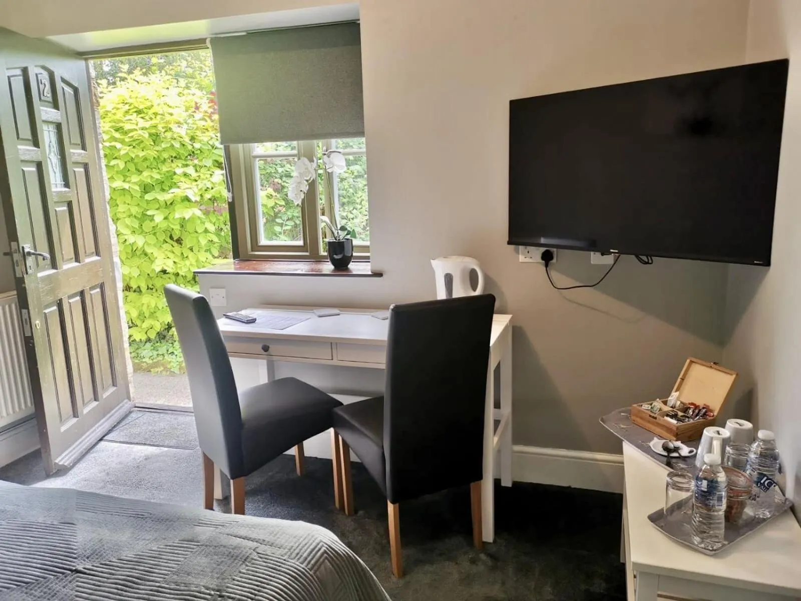 Bedroom in The Babbling Brook