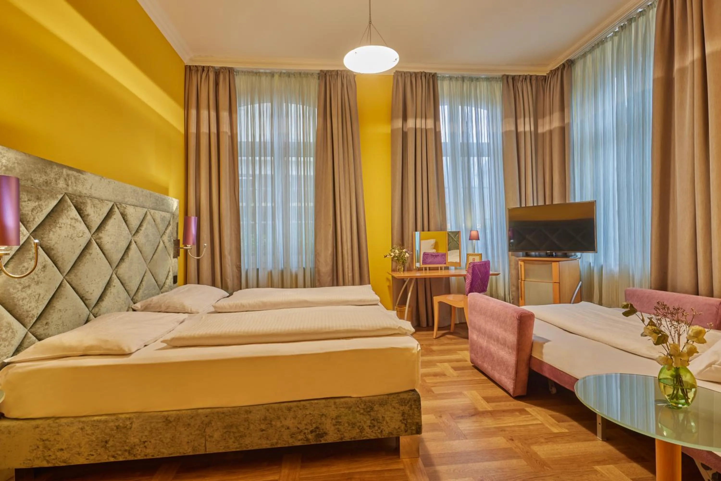 Bed in Classic Hotel Harmonie