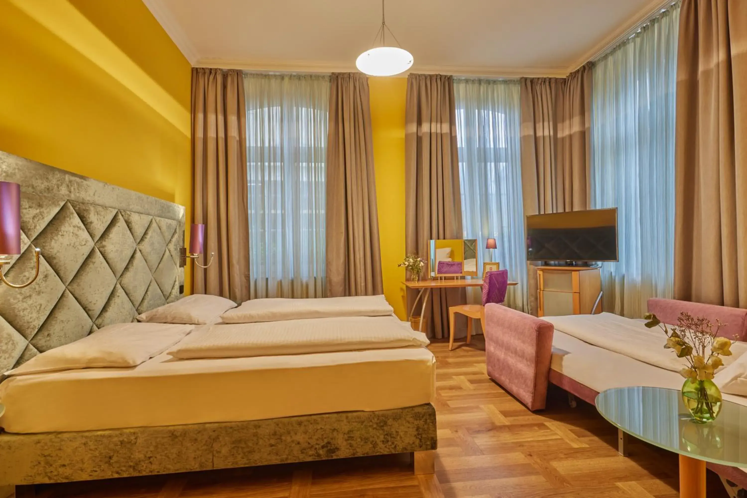 Triple Room in Classic Hotel Harmonie Triple Room in Classic Hotel Harmonie