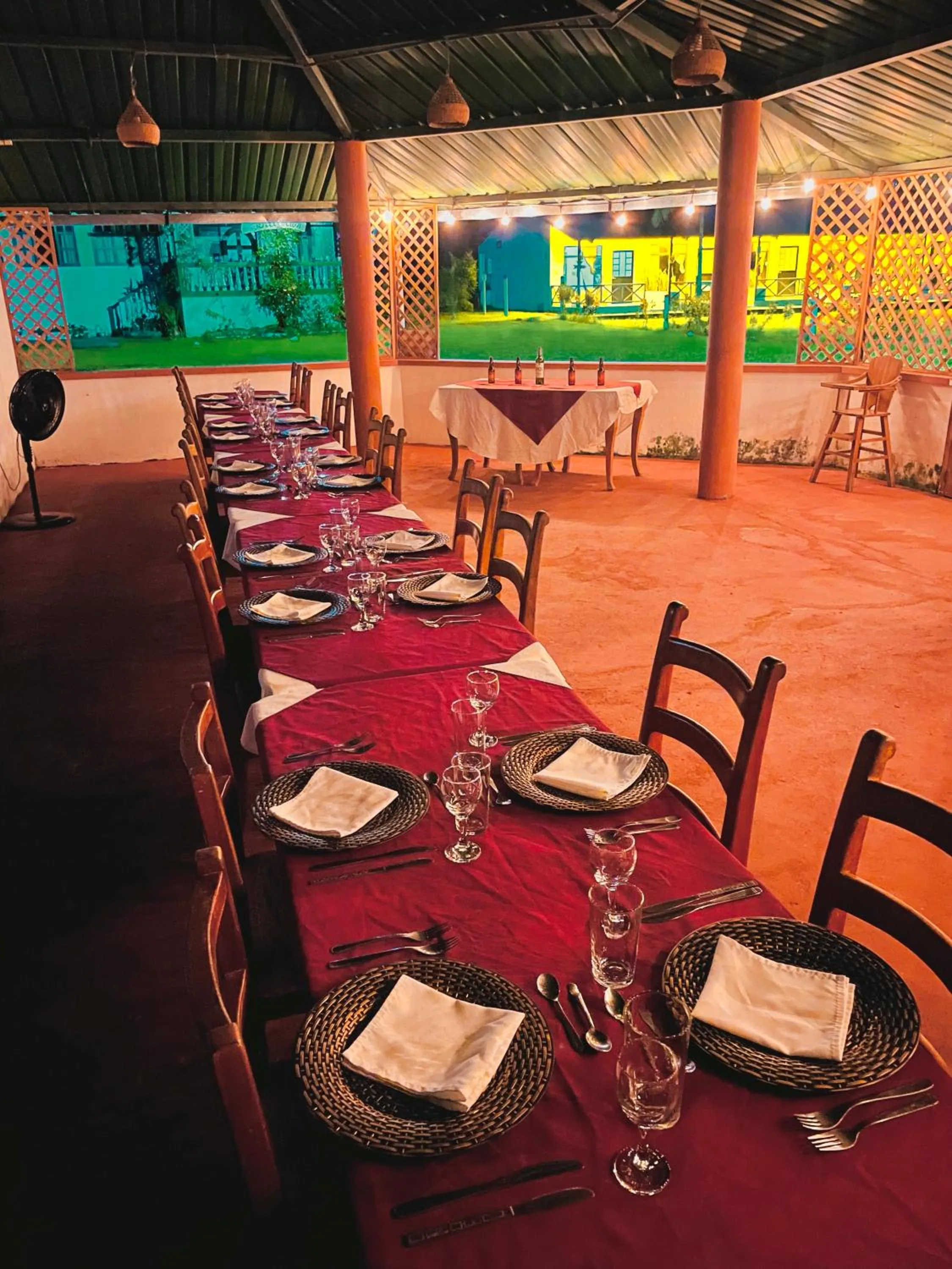 Restaurant/places to eat in Puerto Quito Lodge - Las Iguanas