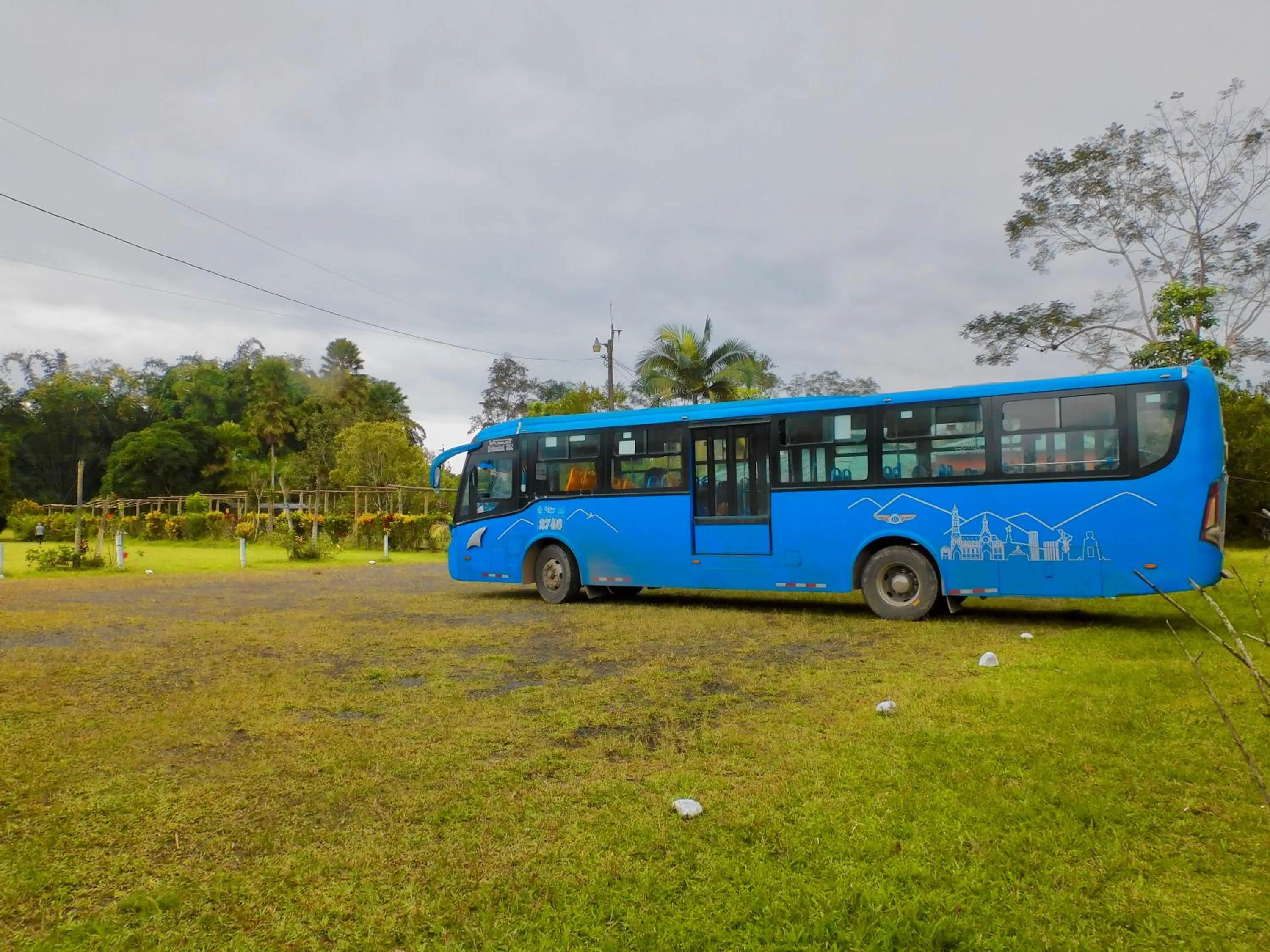 Parking in Puerto Quito Lodge - Las Iguanas