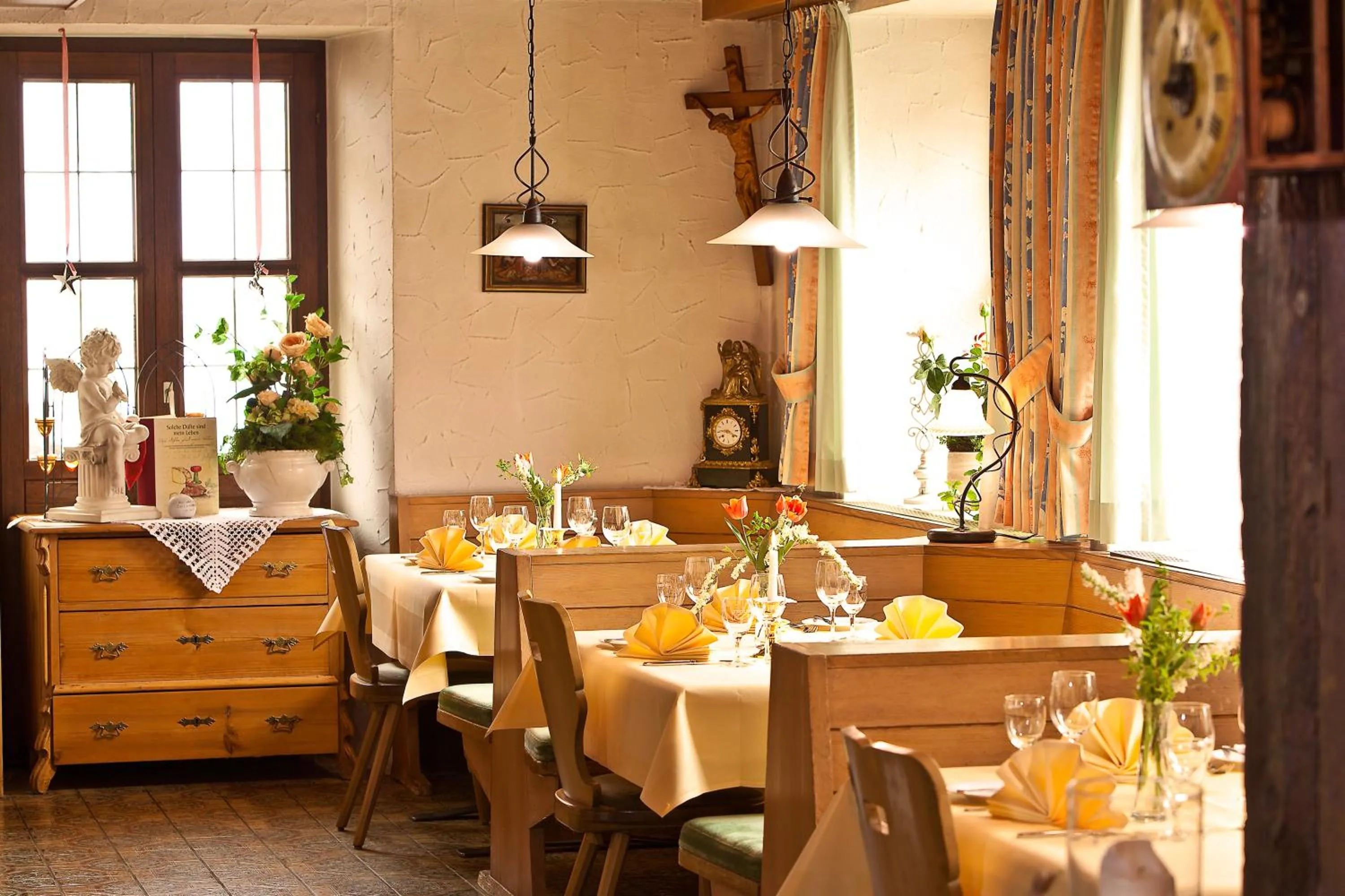 Restaurant/places to eat in Hotel Restaurant Lindenhof