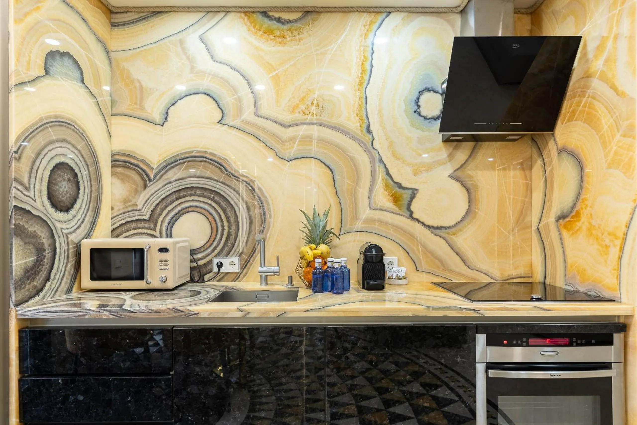 Kitchen or kitchenette in Cosmo Apartments Rambla Catalunya