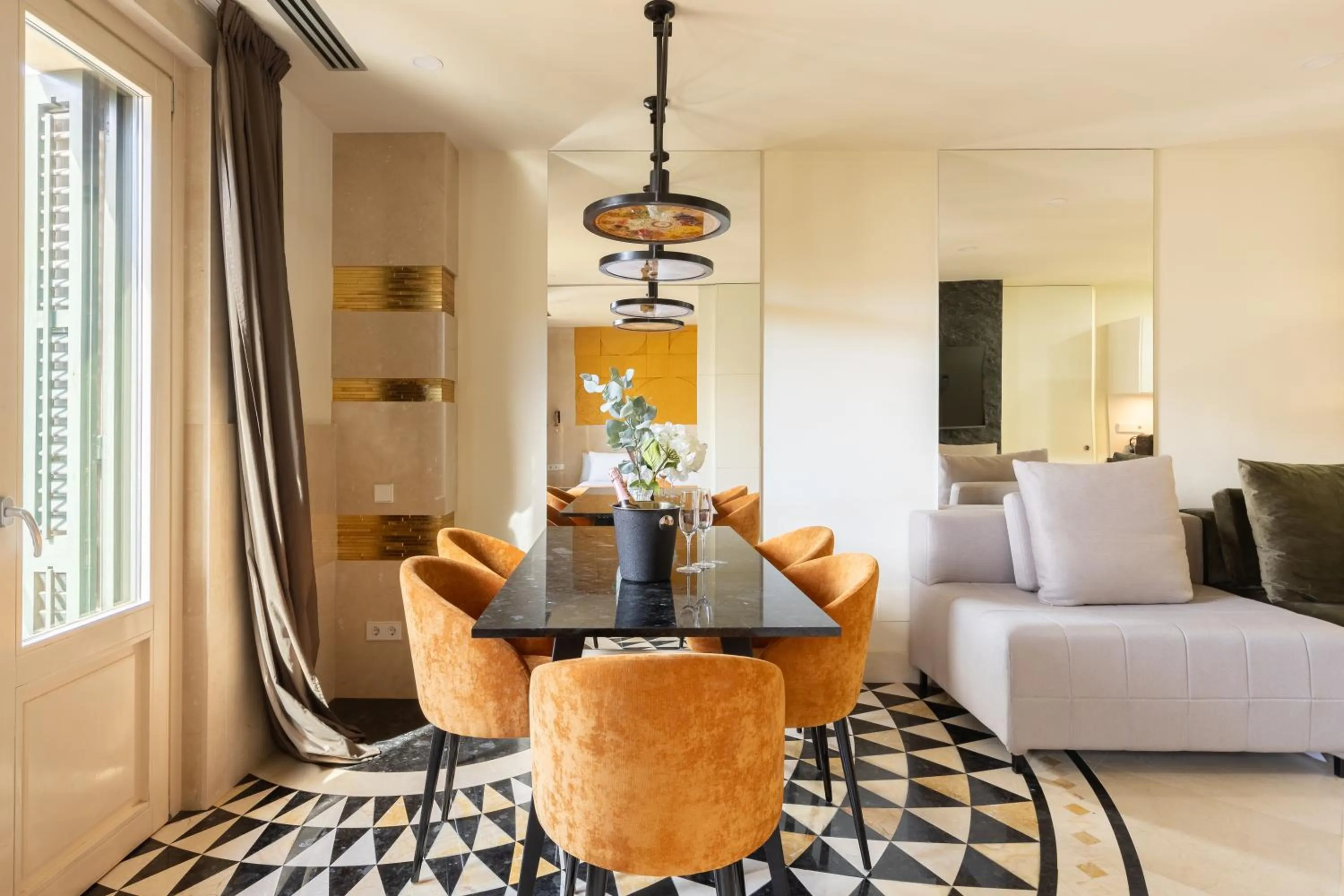 Living room in Cosmo Apartments Rambla Catalunya