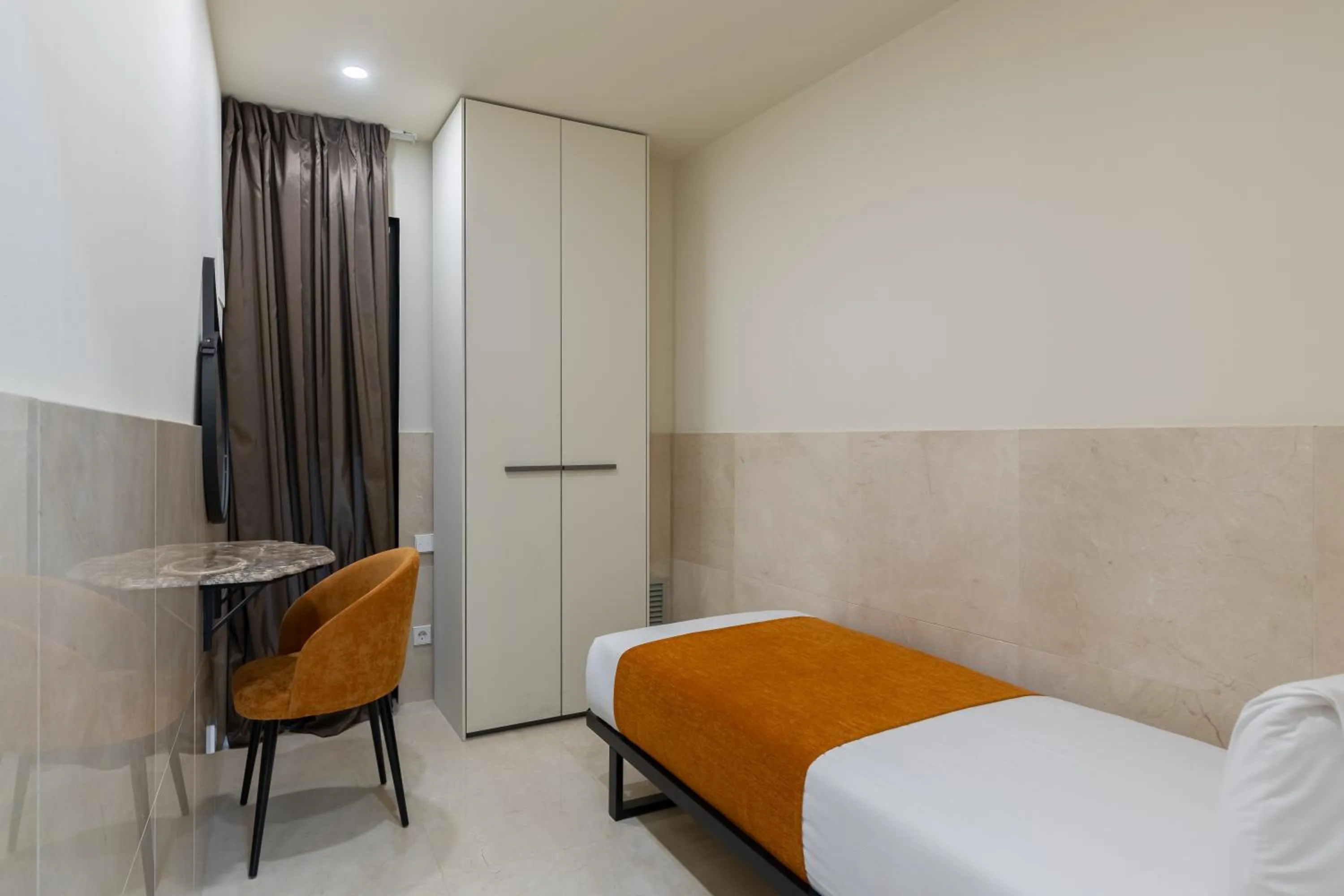 Bedroom, Bed in Cosmo Apartments Rambla Catalunya