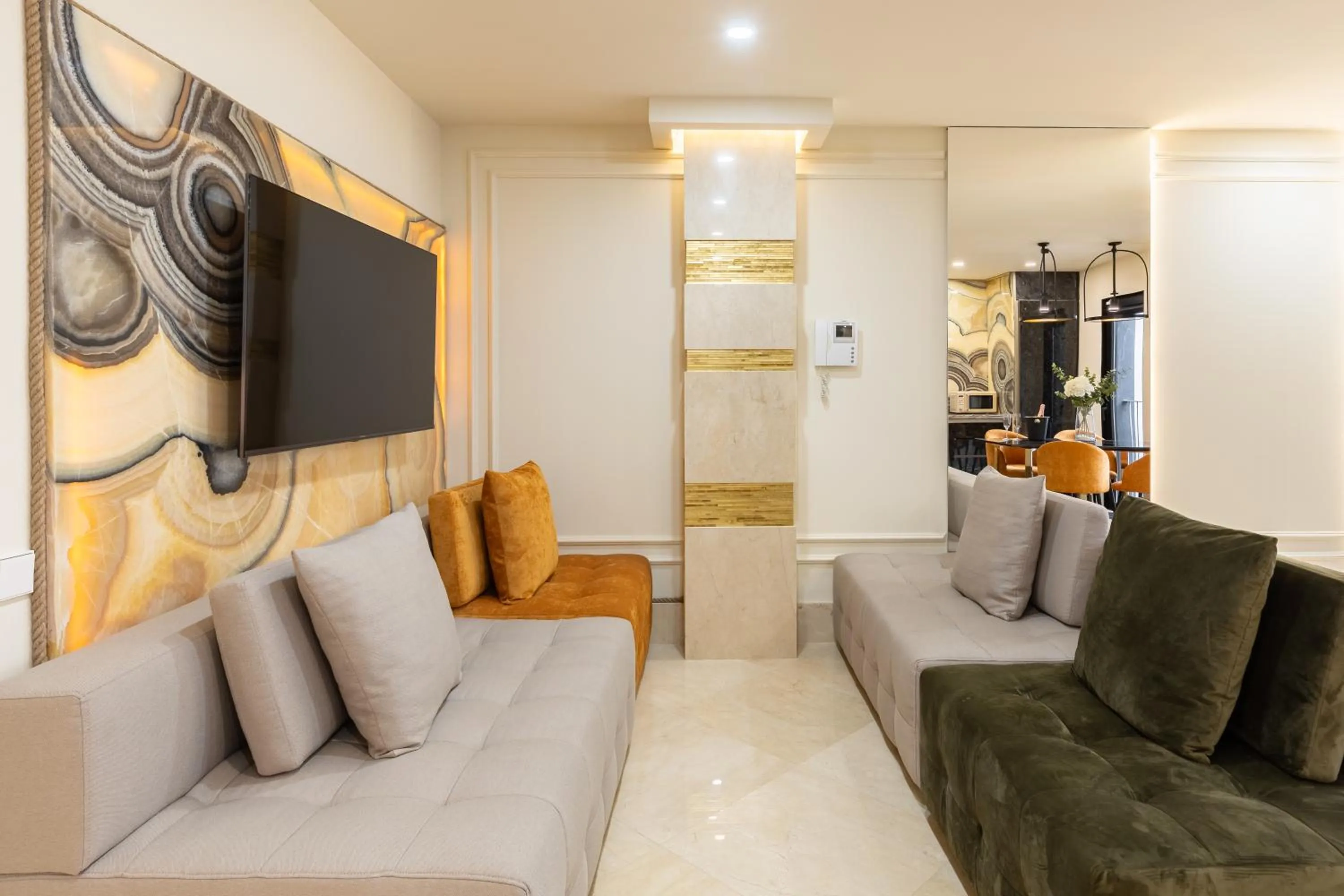 Living room in Cosmo Apartments Rambla Catalunya