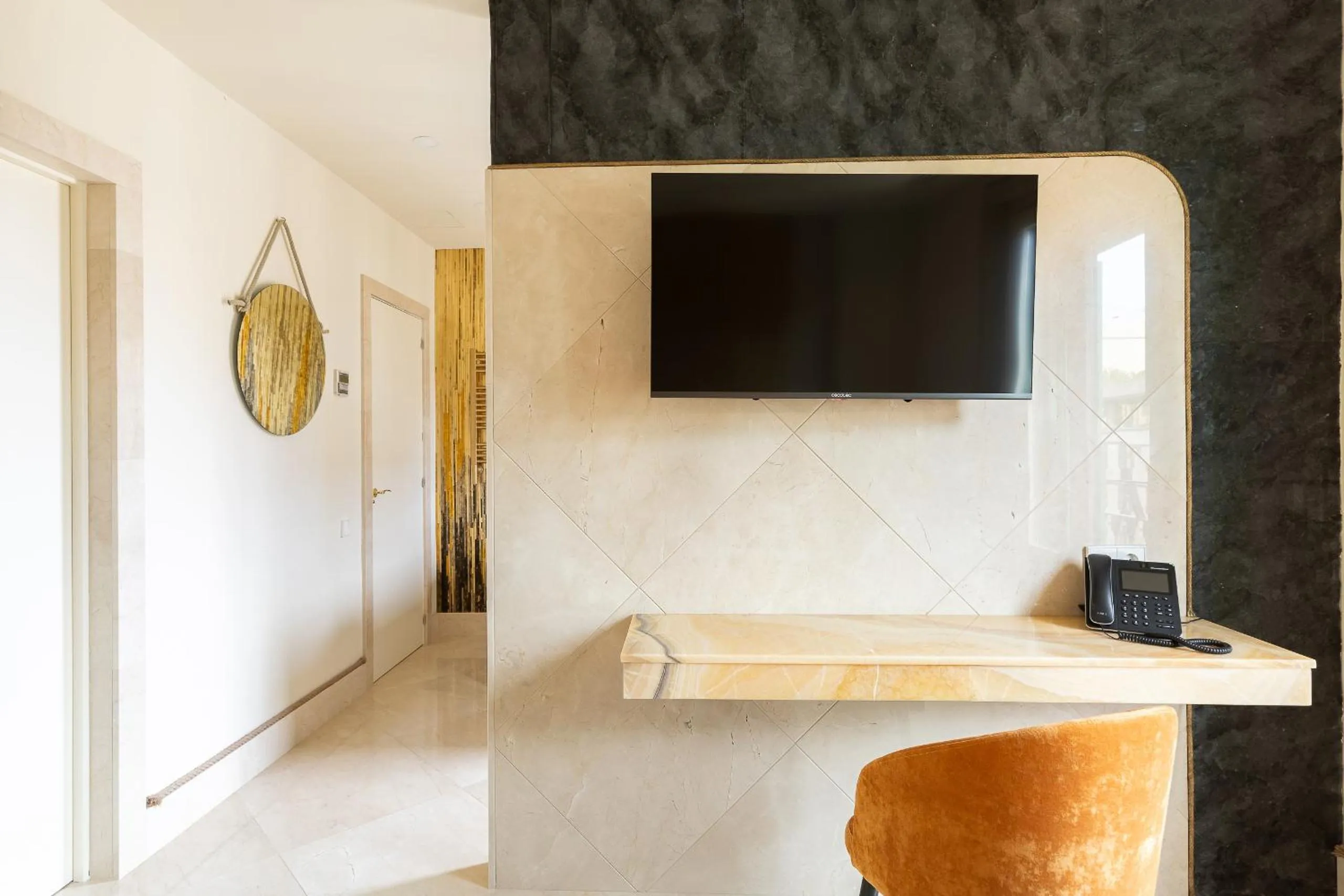 TV and multimedia in Cosmo Apartments Rambla Catalunya