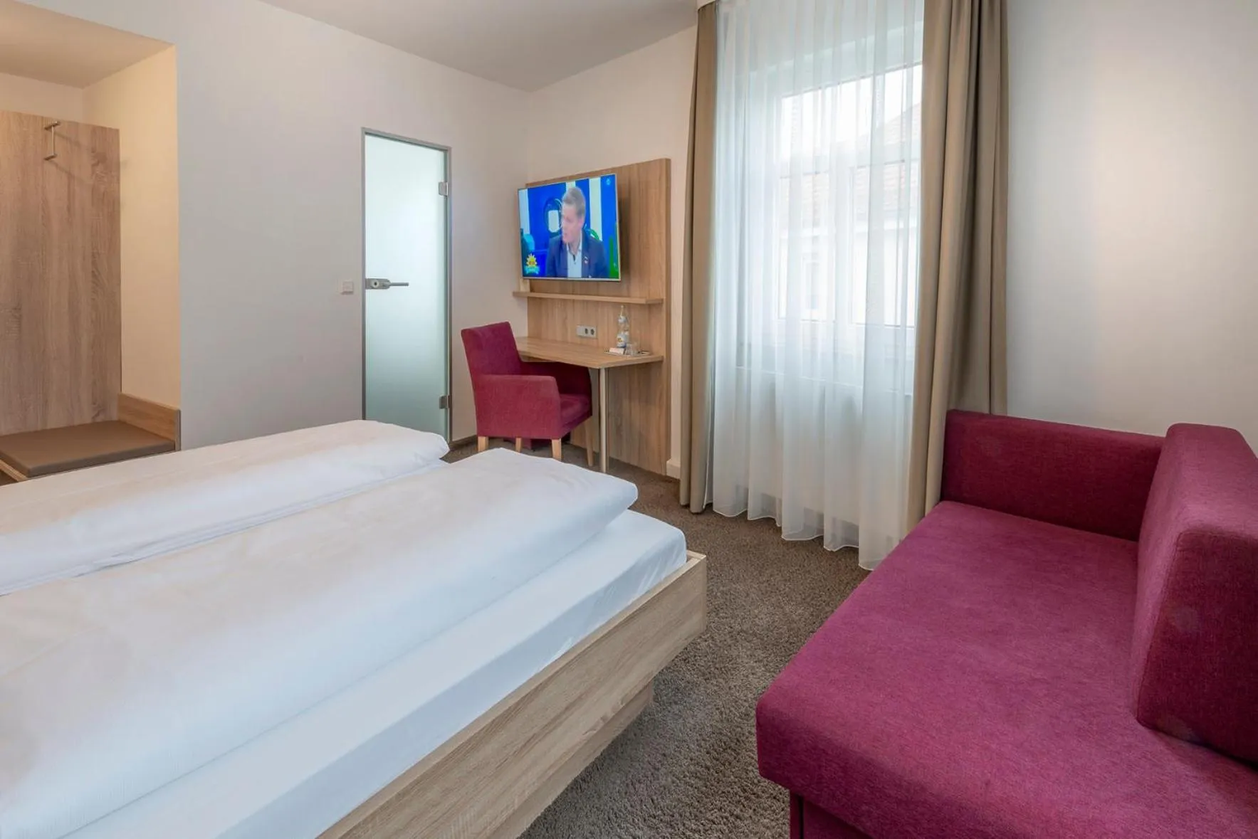 Bed in Hotel Gasthof Zum Rössle