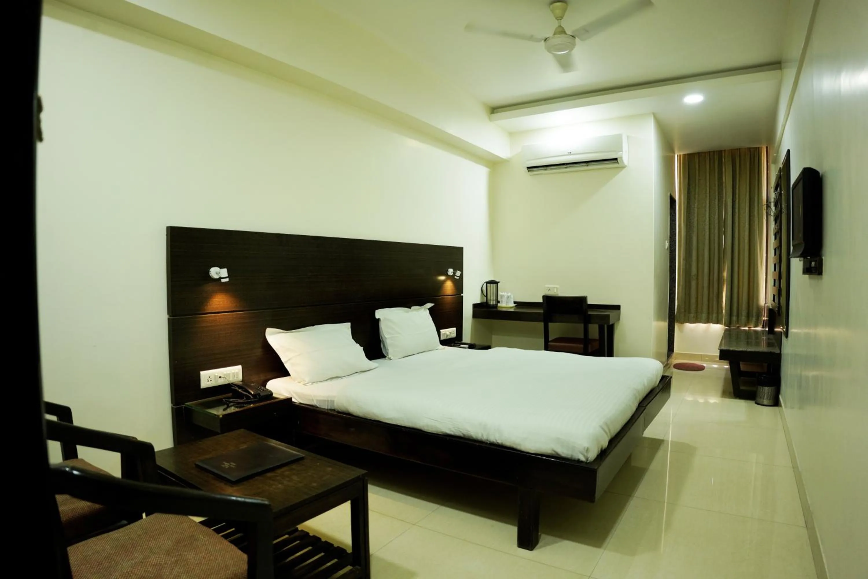 hotel sandhu palace