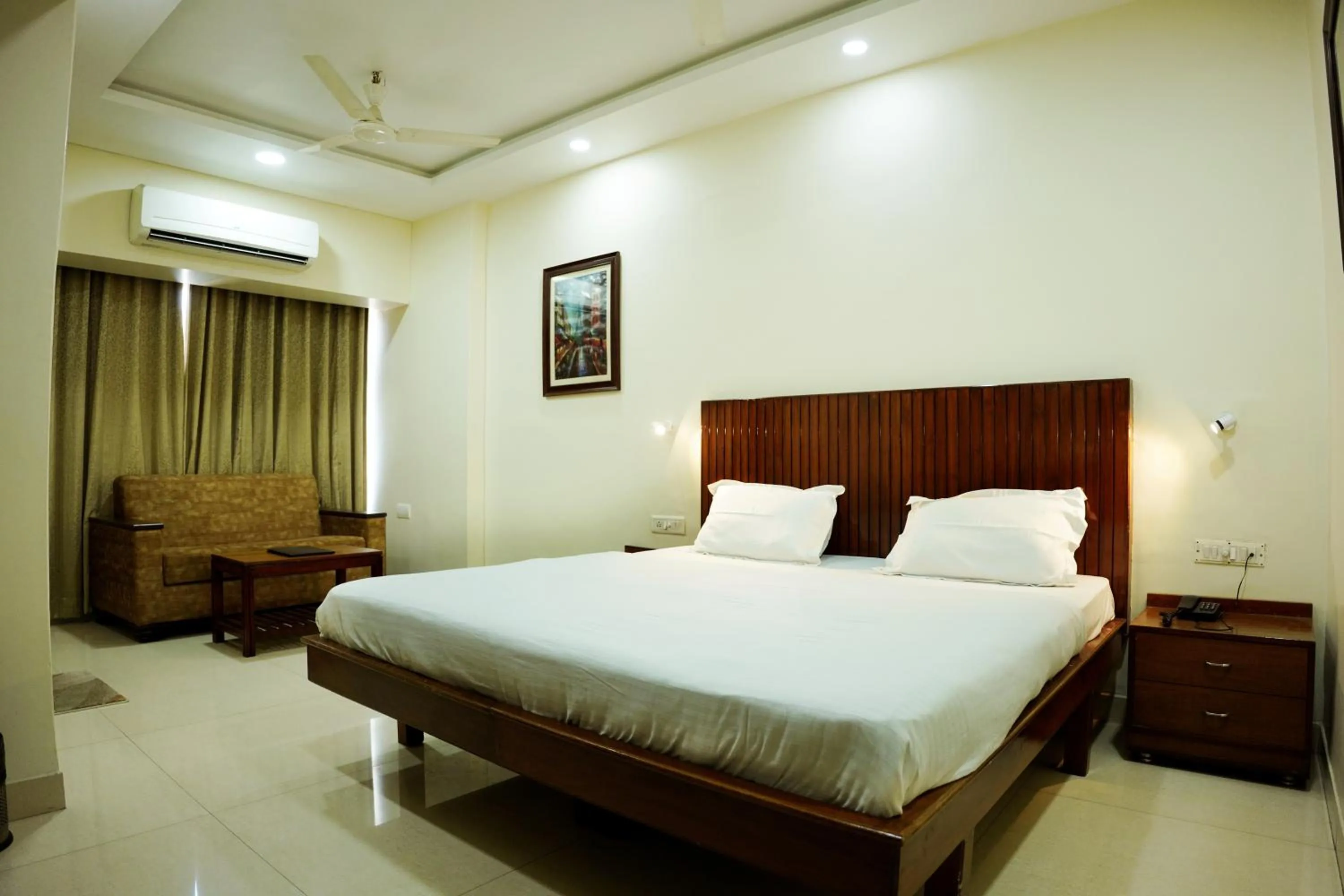 hotel sandhu palace