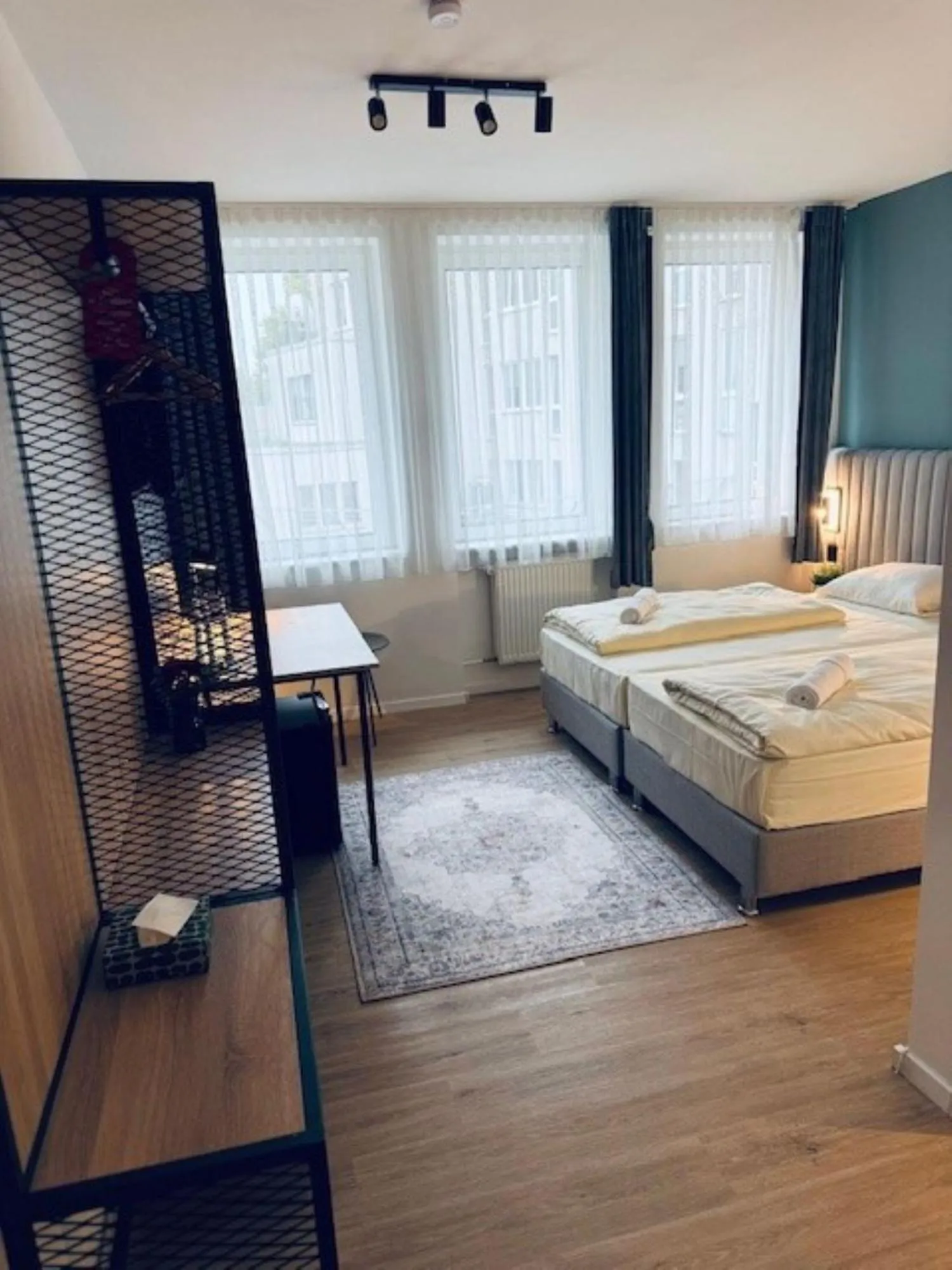 Photo of the whole room, Bed in Hotel Charlton