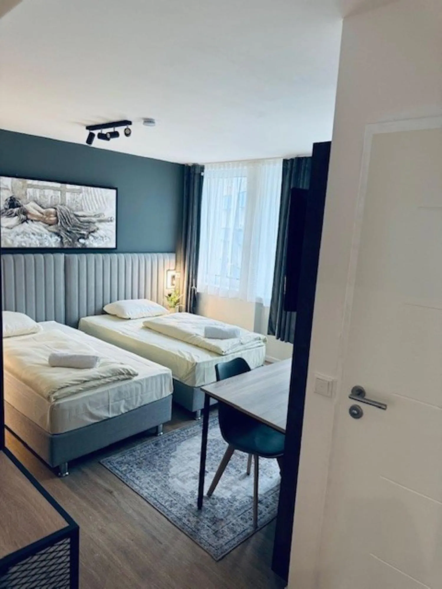 Photo of the whole room, Bed in Hotel Charlton