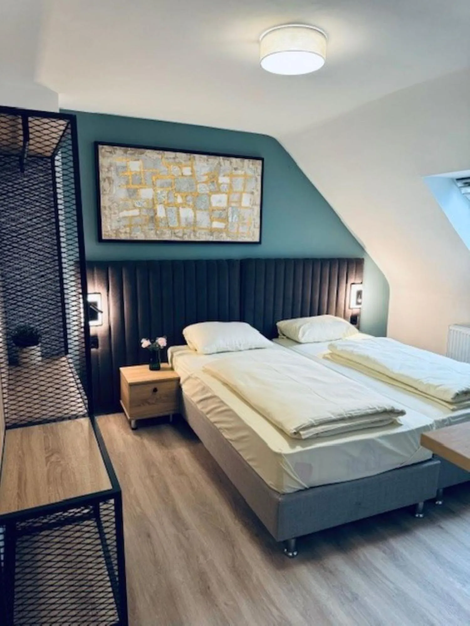 Photo of the whole room, Bed in Hotel Charlton