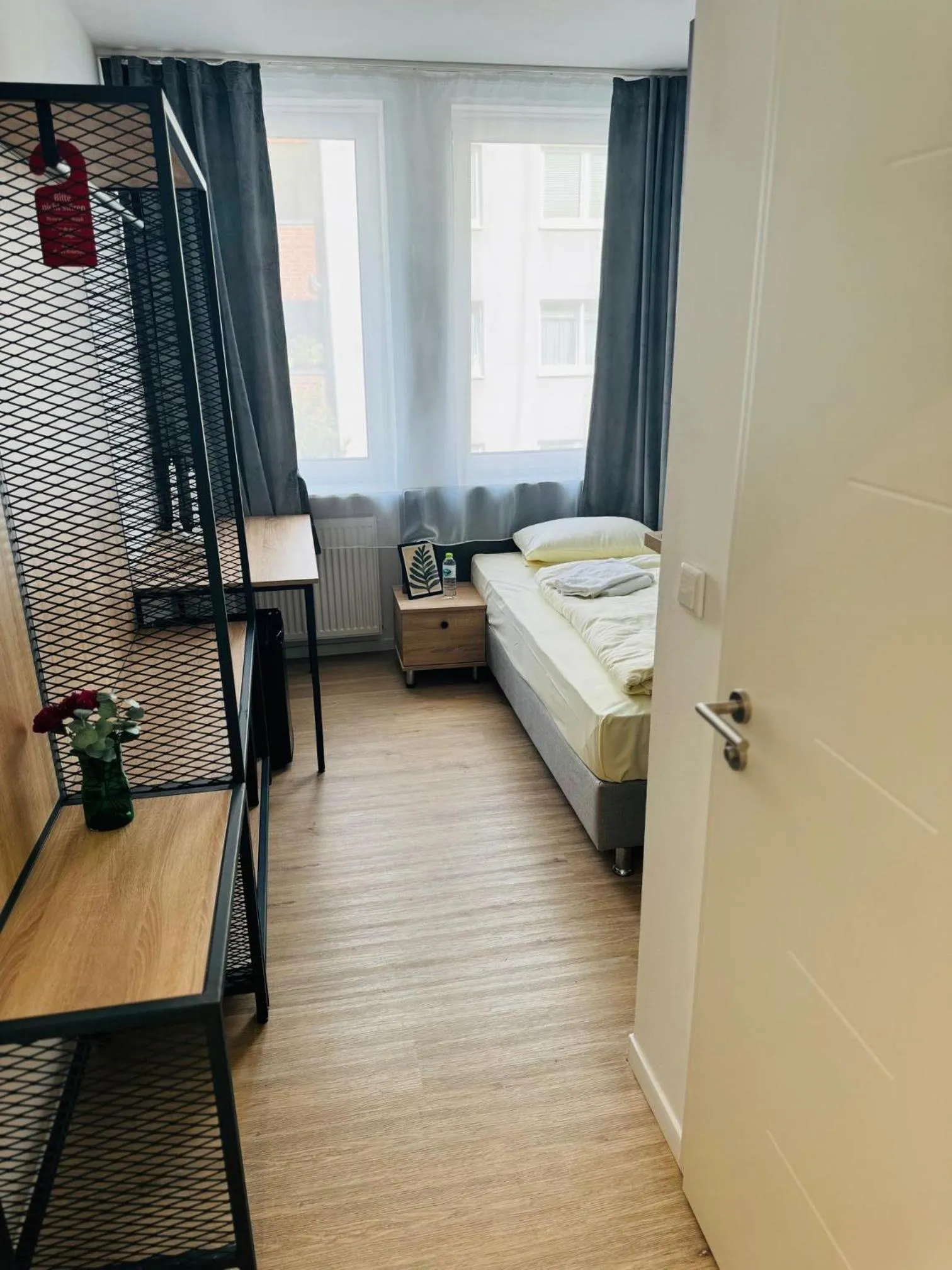 Photo of the whole room, Bed in Hotel Charlton