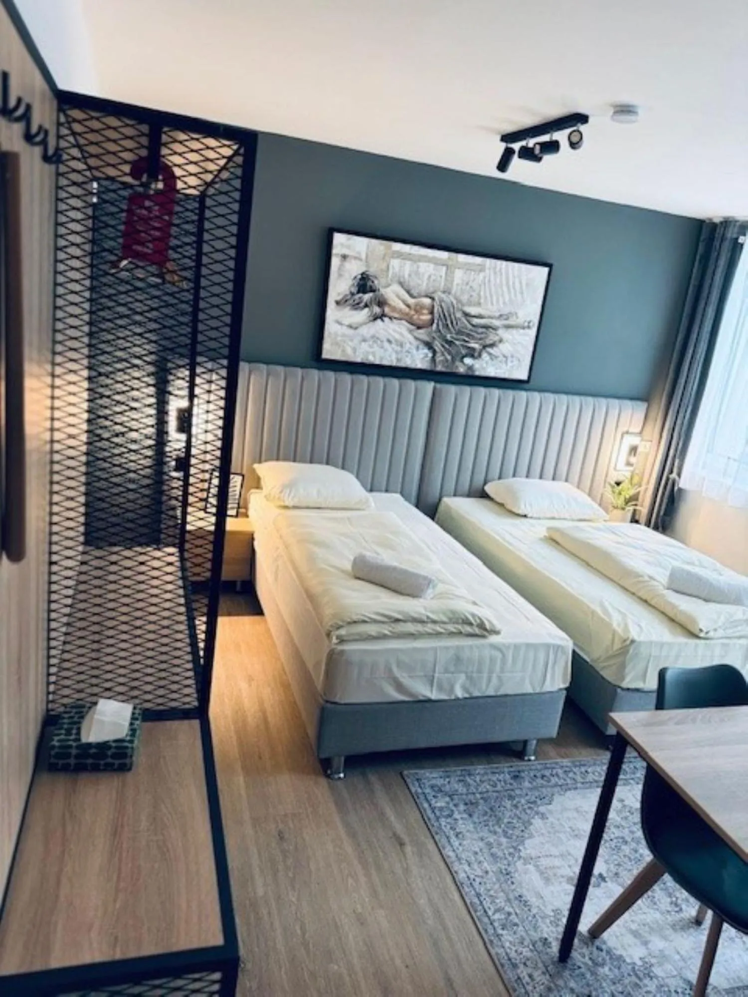 Photo of the whole room, Bed in Hotel Charlton