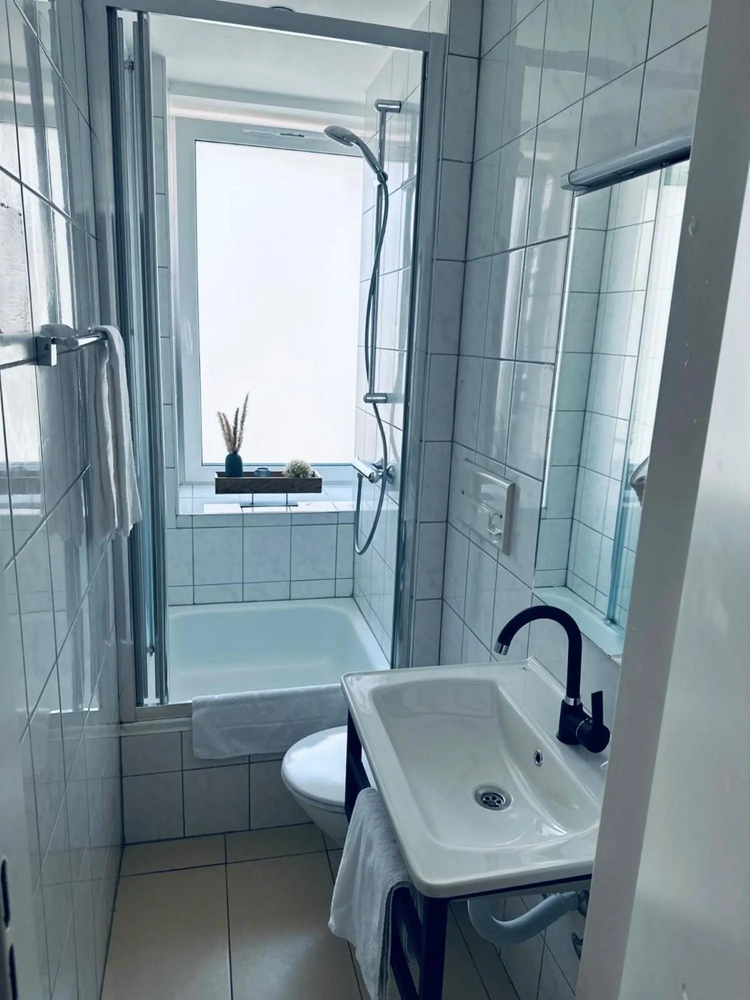 Bathroom in Hotel Charlton