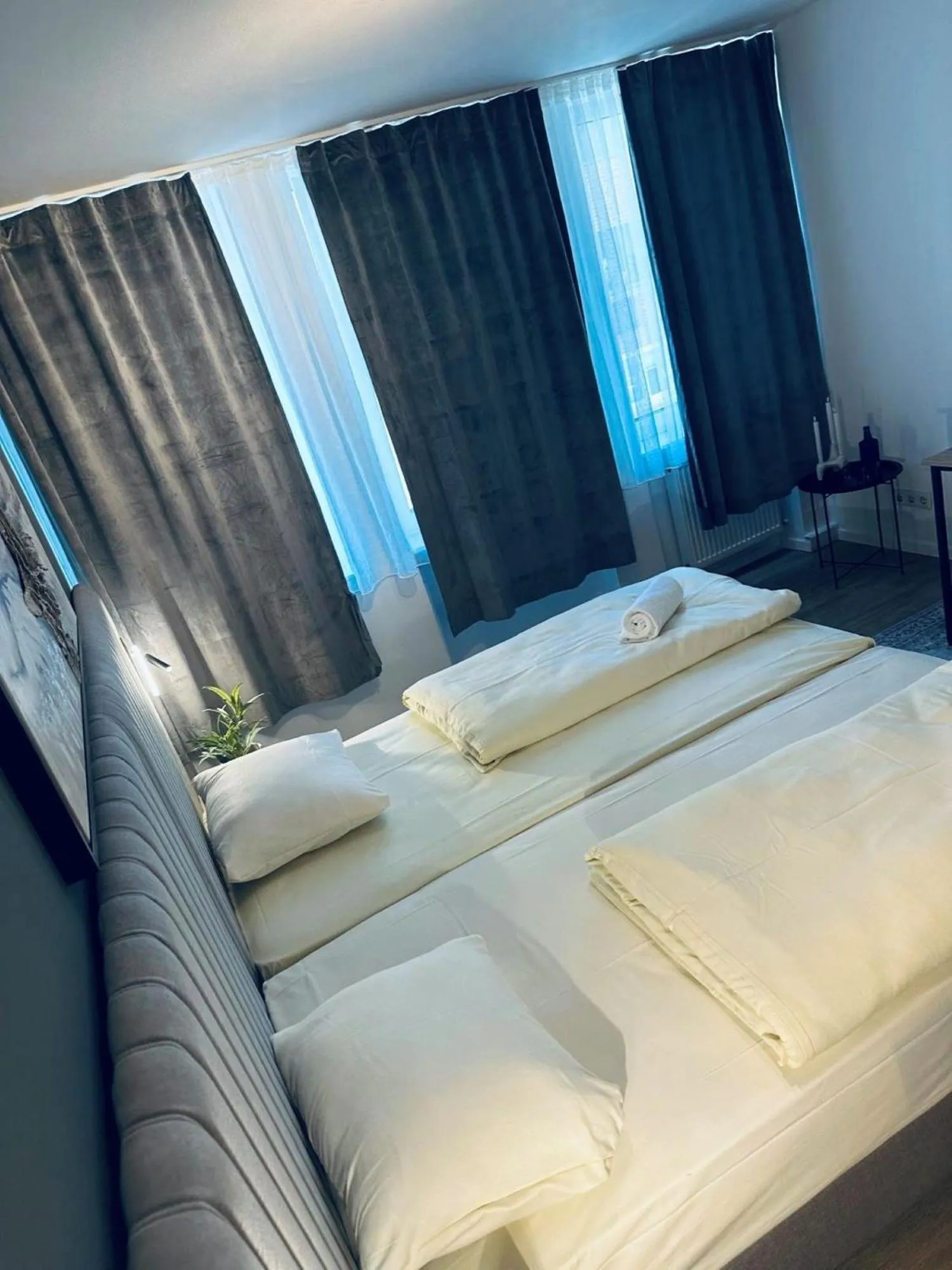 Photo of the whole room, Bed in Hotel Charlton