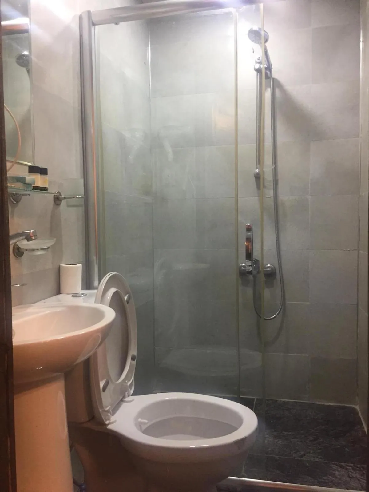 Shower in Hasbahan Konak