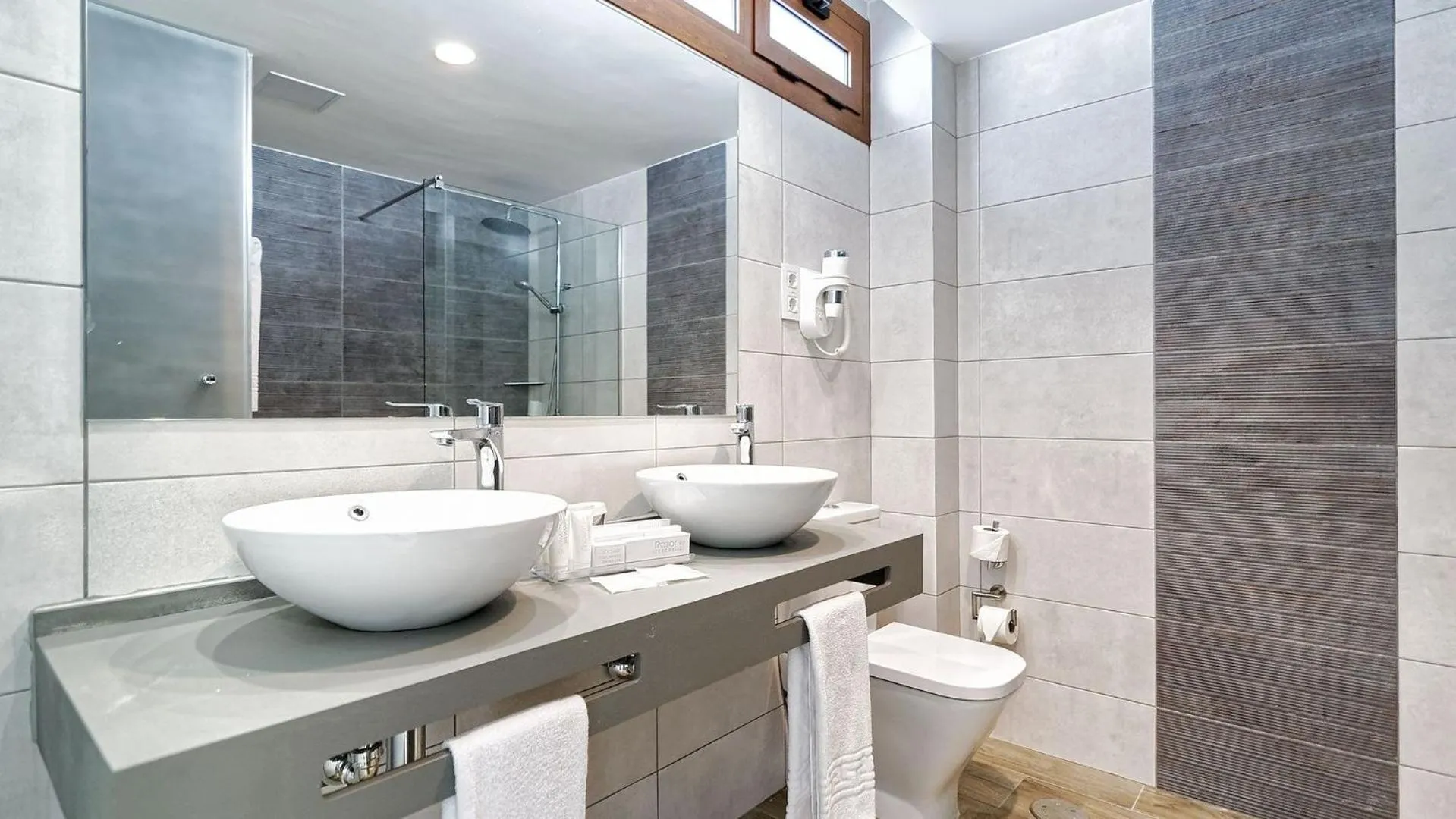 Bathroom in Las Nasas by Labranda