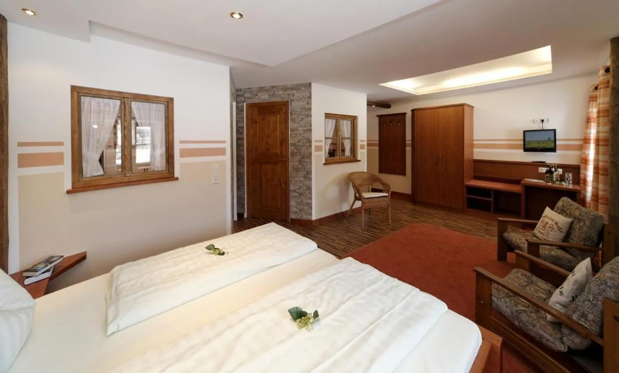 Photo of the whole room, Bed in Brauerei-Gasthof Eck