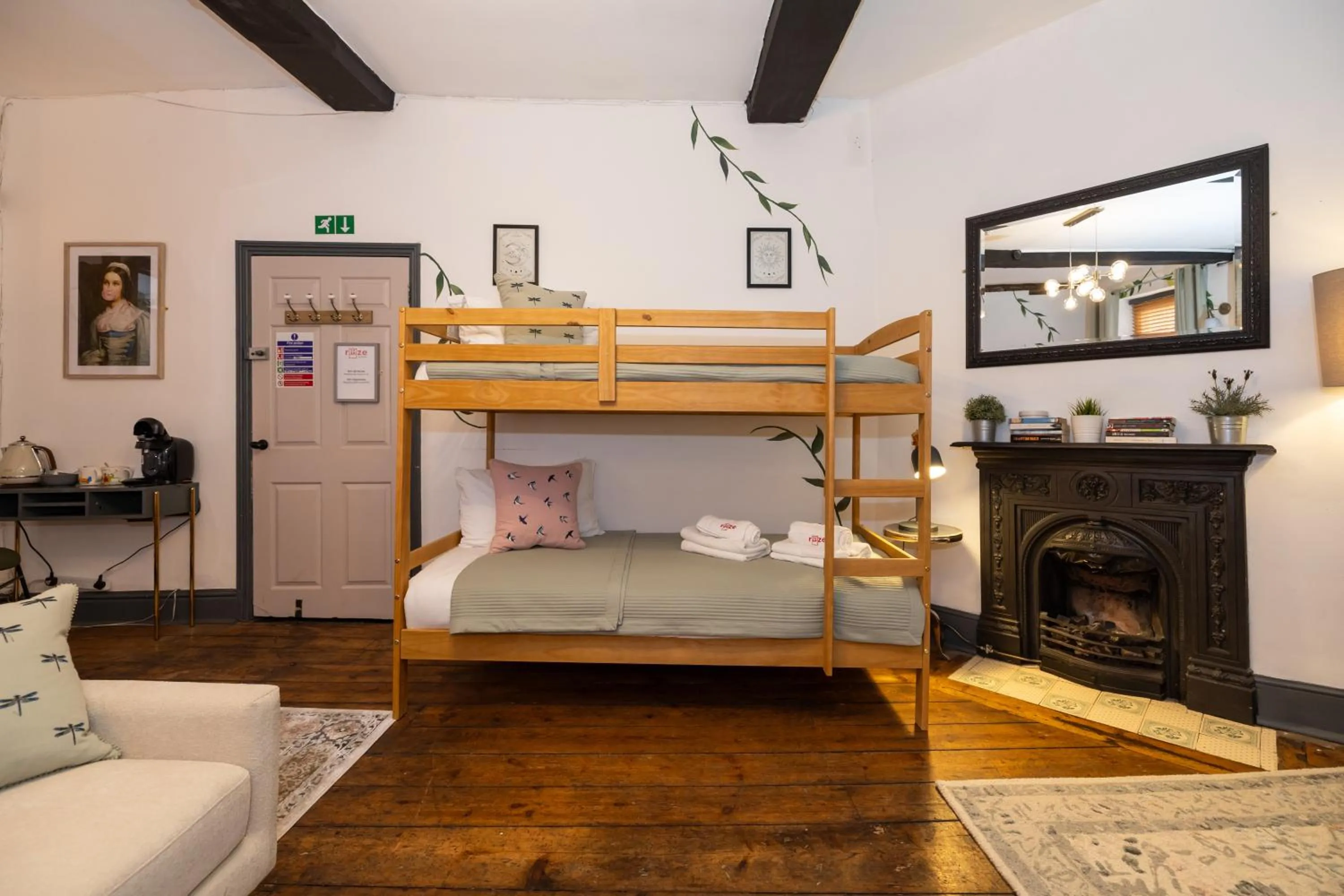 Bed in Riize Boutique Hotel Worcester Self Check-in City Centre