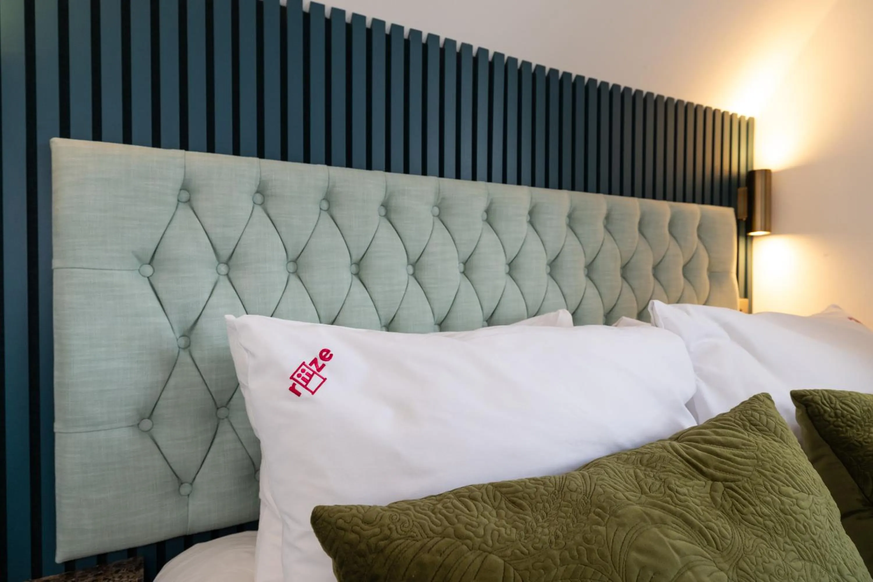 Bed in Riize Boutique Hotel Worcester Self Check-in City Centre