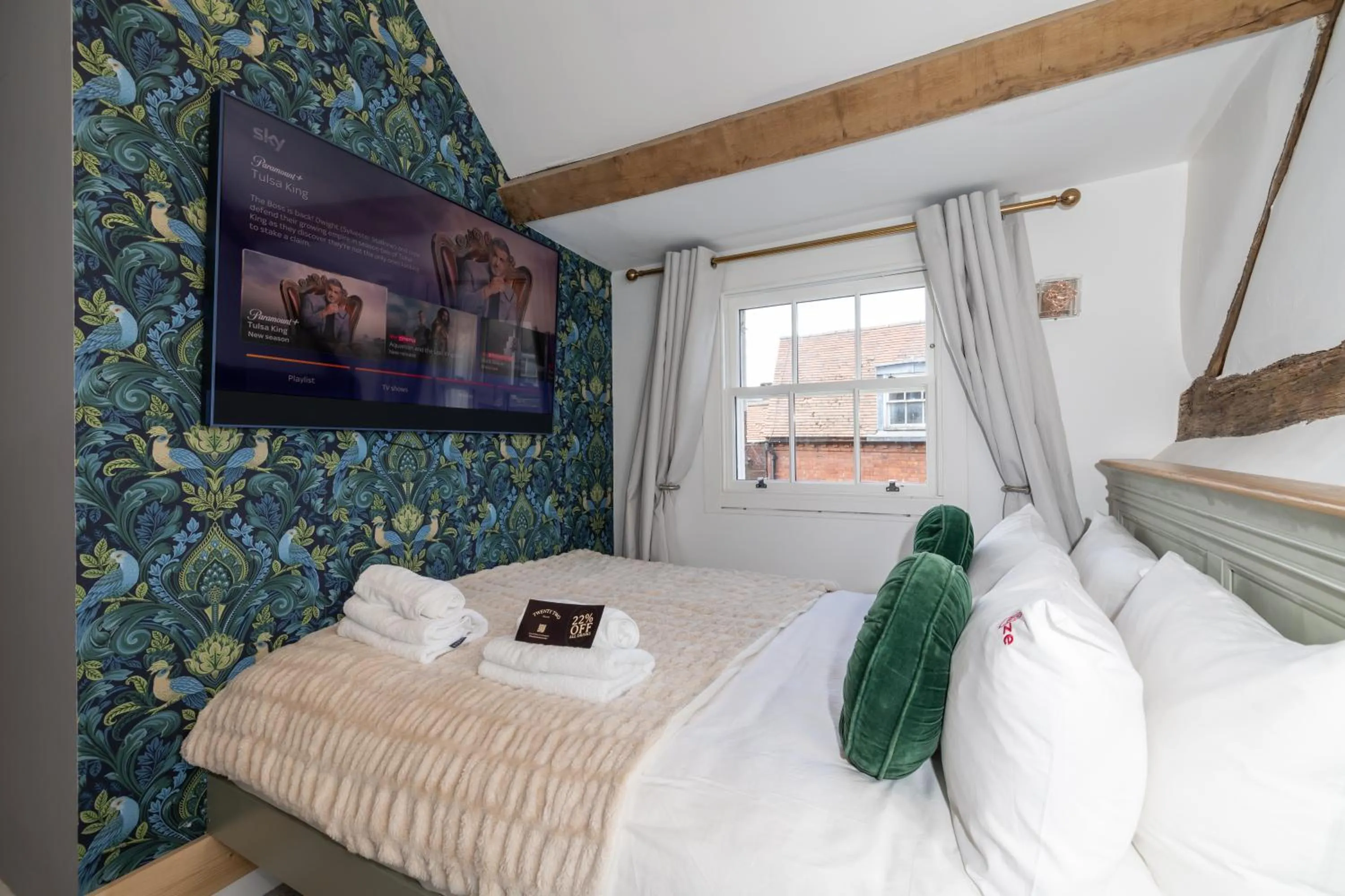 Bed in Riize Boutique Hotel Worcester Self Check-in City Centre