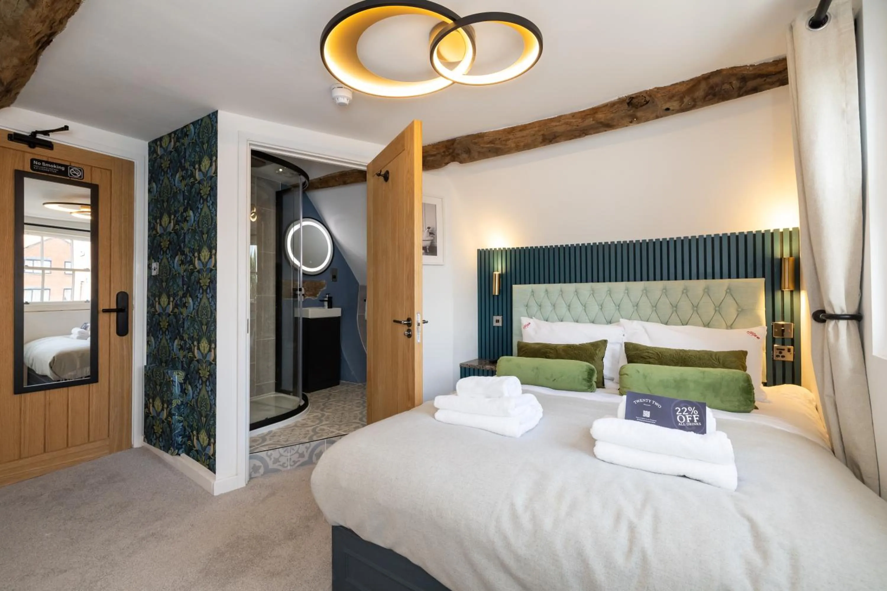 Bed in Riize Boutique Hotel Worcester Self Check-in City Centre