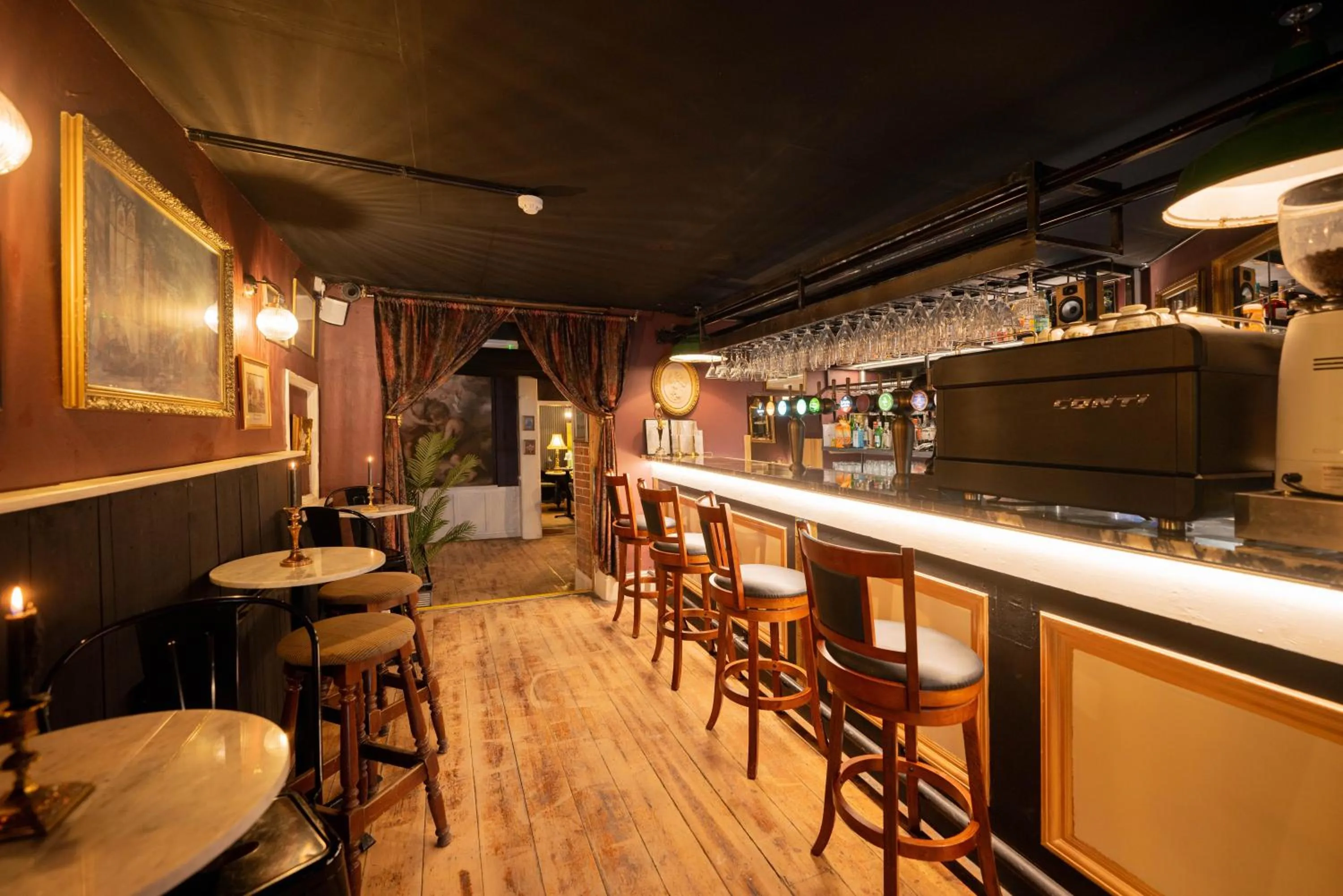 Lounge or bar in Riize Boutique Hotel Worcester Self Check-in City Centre