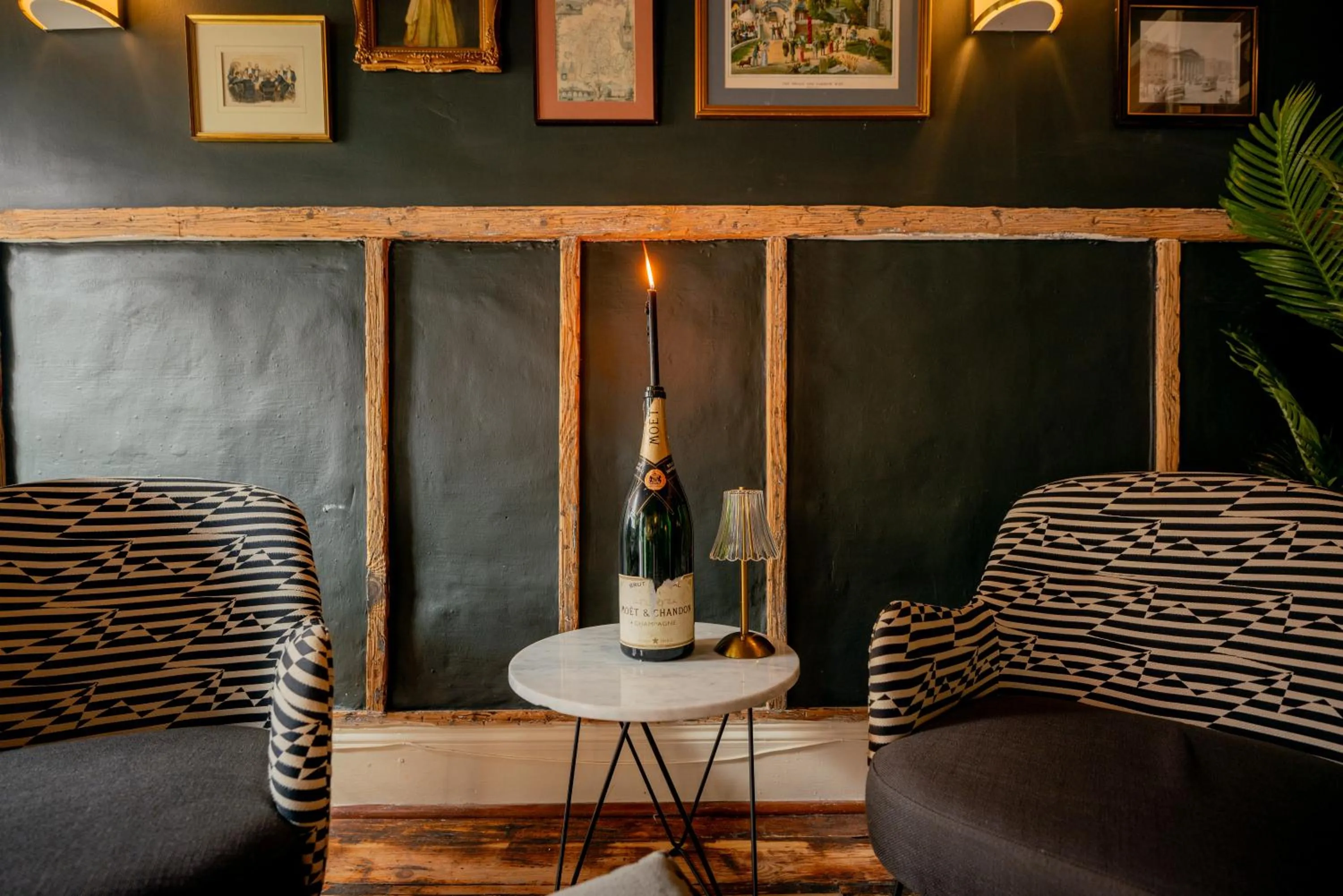 Lounge or bar in Riize Boutique Hotel Worcester Self Check-in City Centre