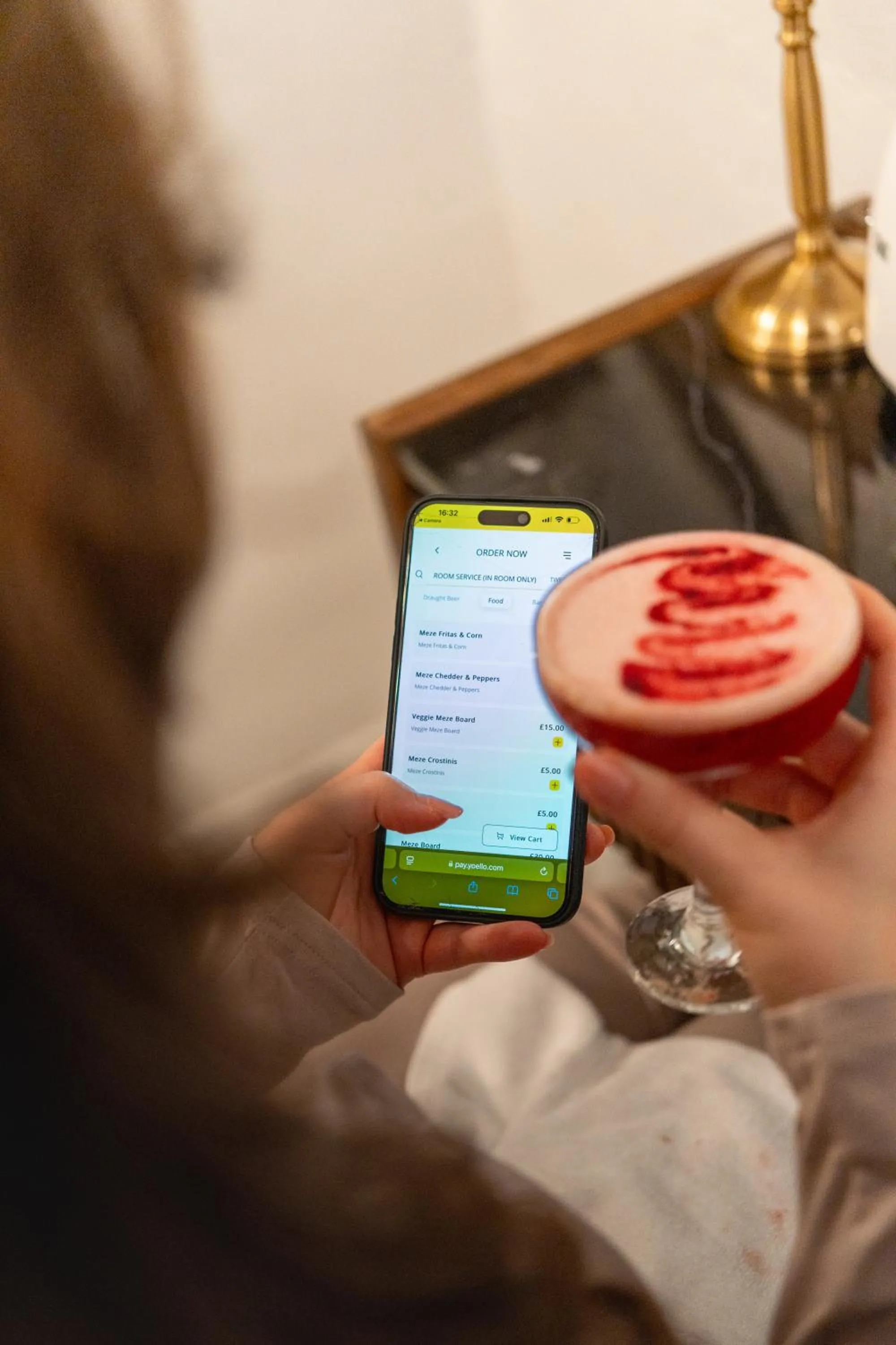 Food and drinks in Riize Boutique Hotel Worcester Self Check-in City Centre