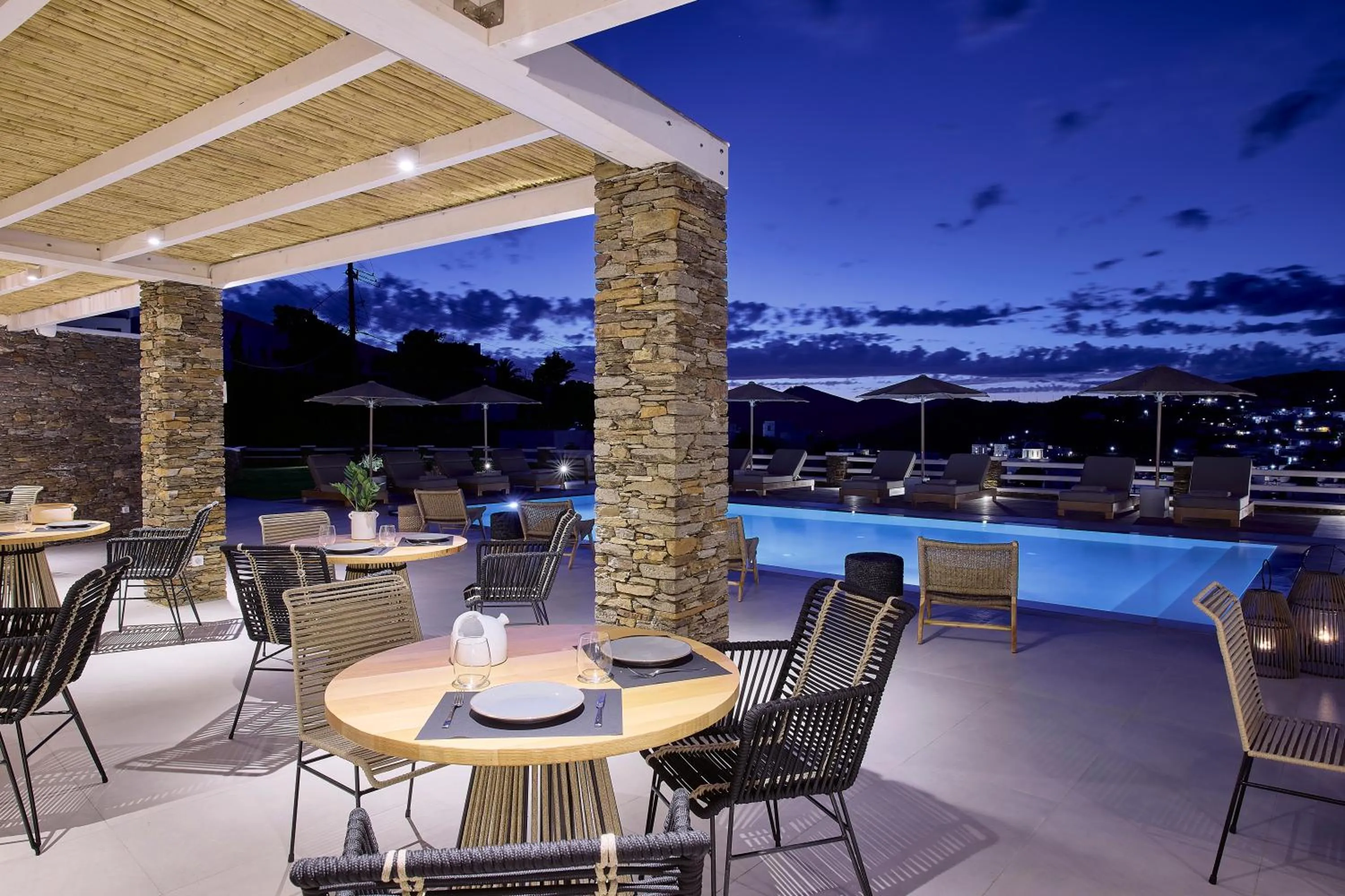 Restaurant/places to eat in Nival Boutique Hotel