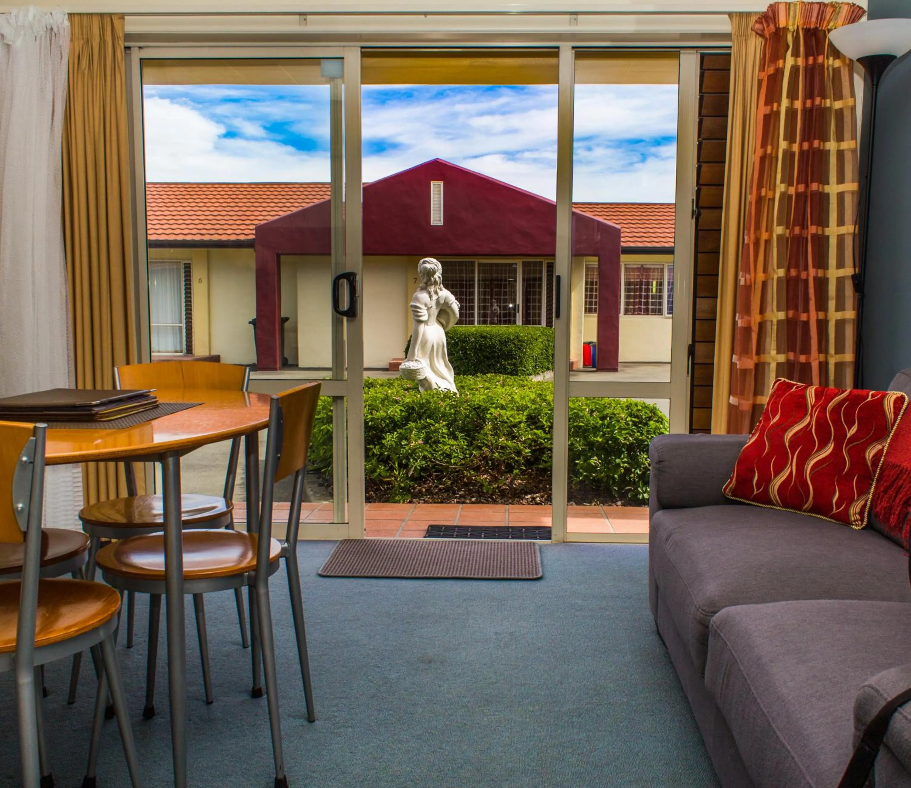 Garden view in Bella Tuscany Motor Lodge